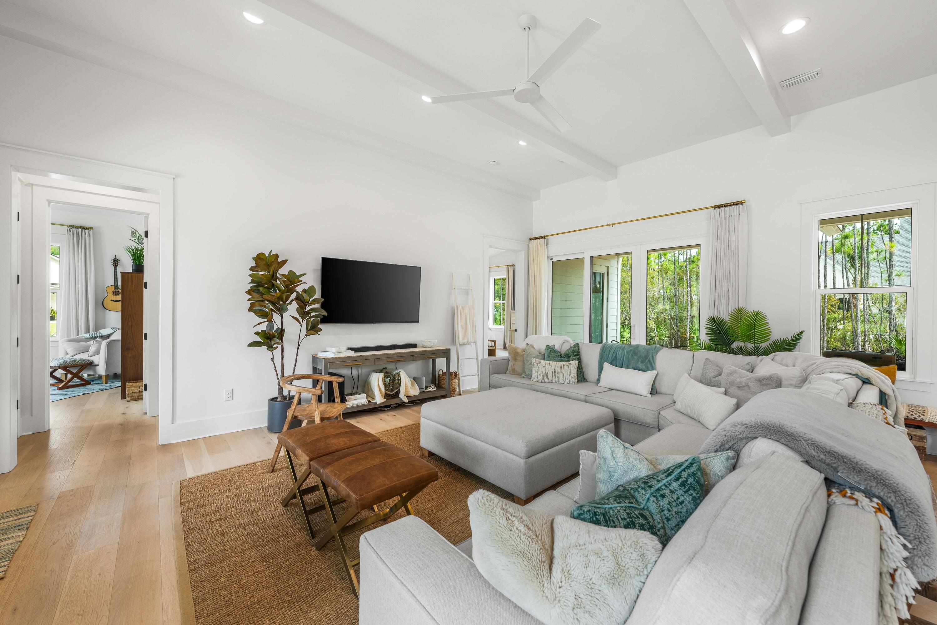 SECLUSION BAY - Residential