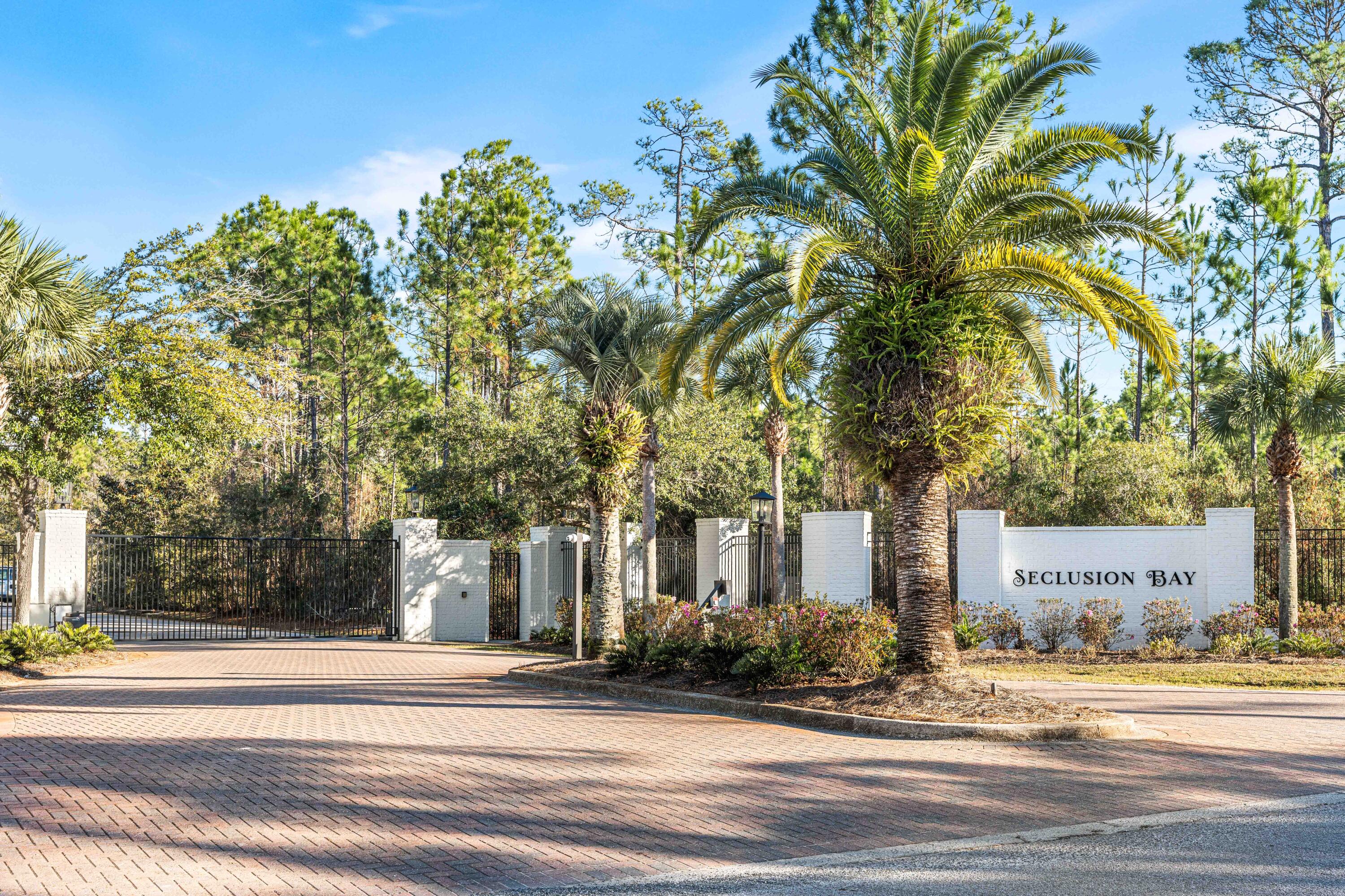 SECLUSION BAY - Residential
