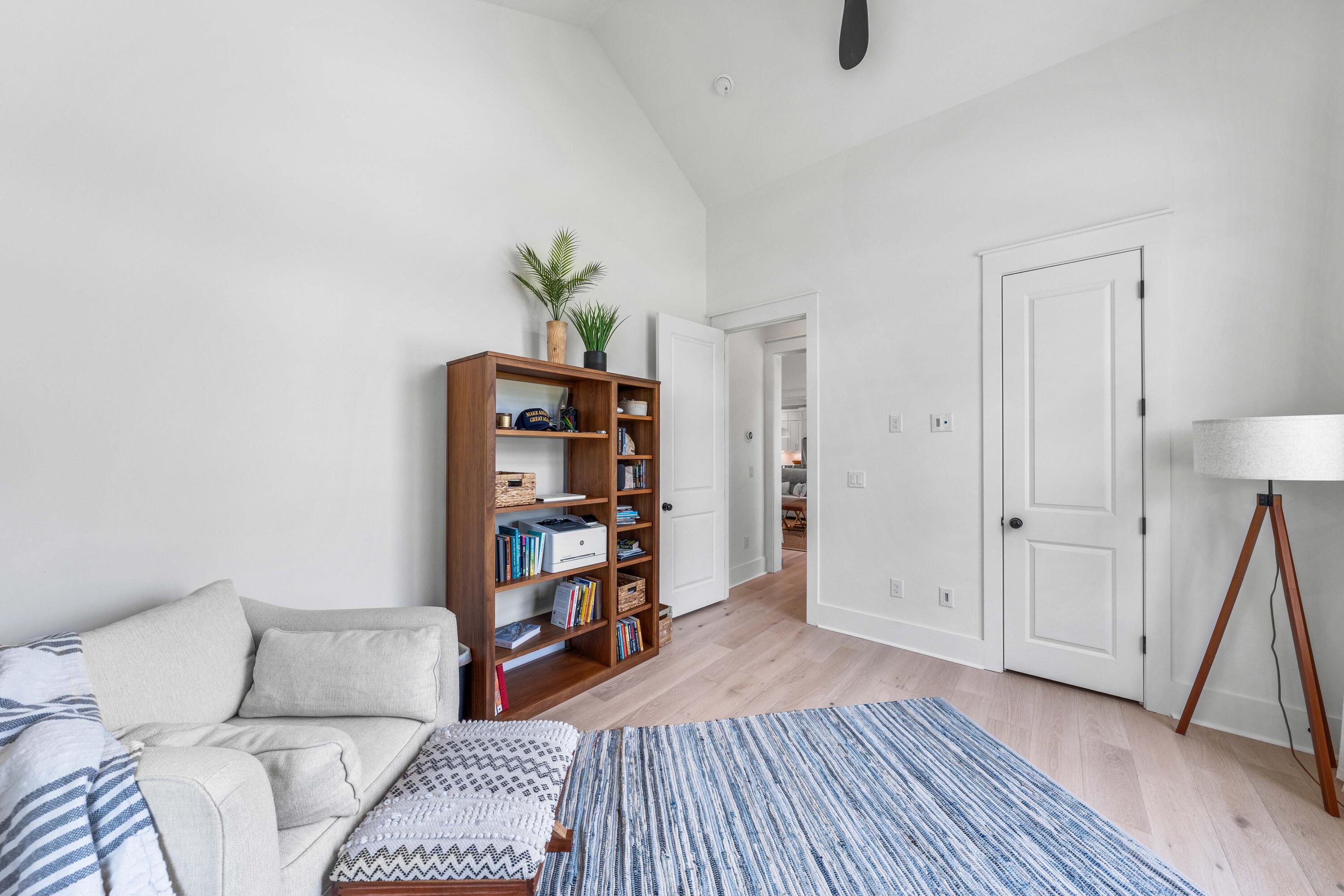 SECLUSION BAY - Residential