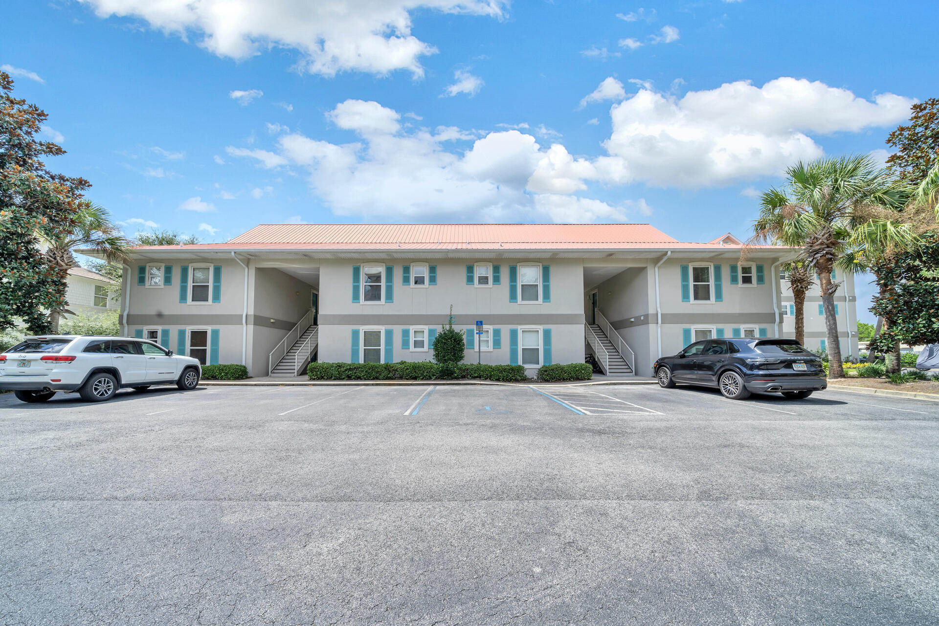 ROLLIN TIDE VILLAS - Residential