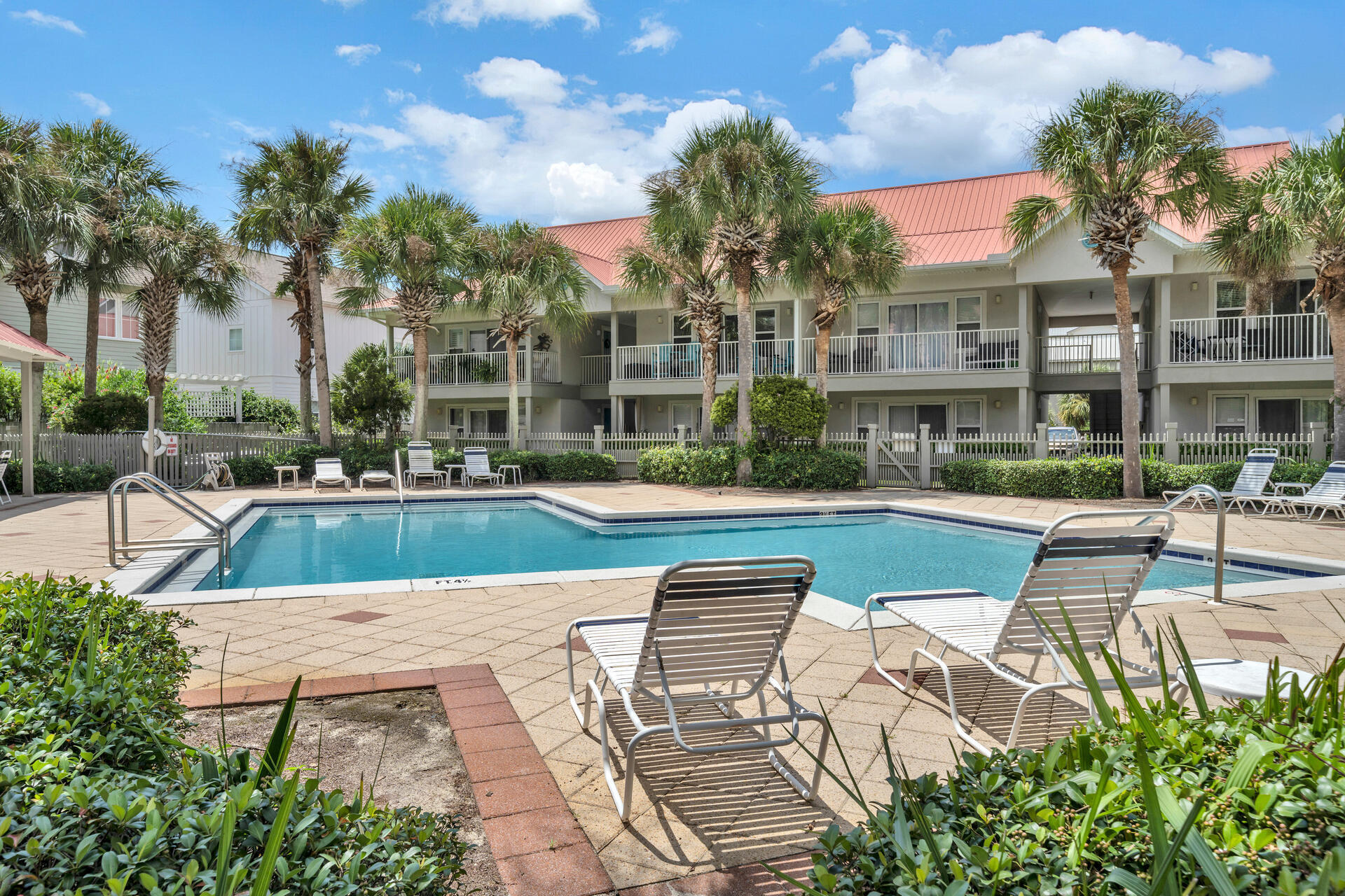 ROLLIN TIDE VILLAS - Residential