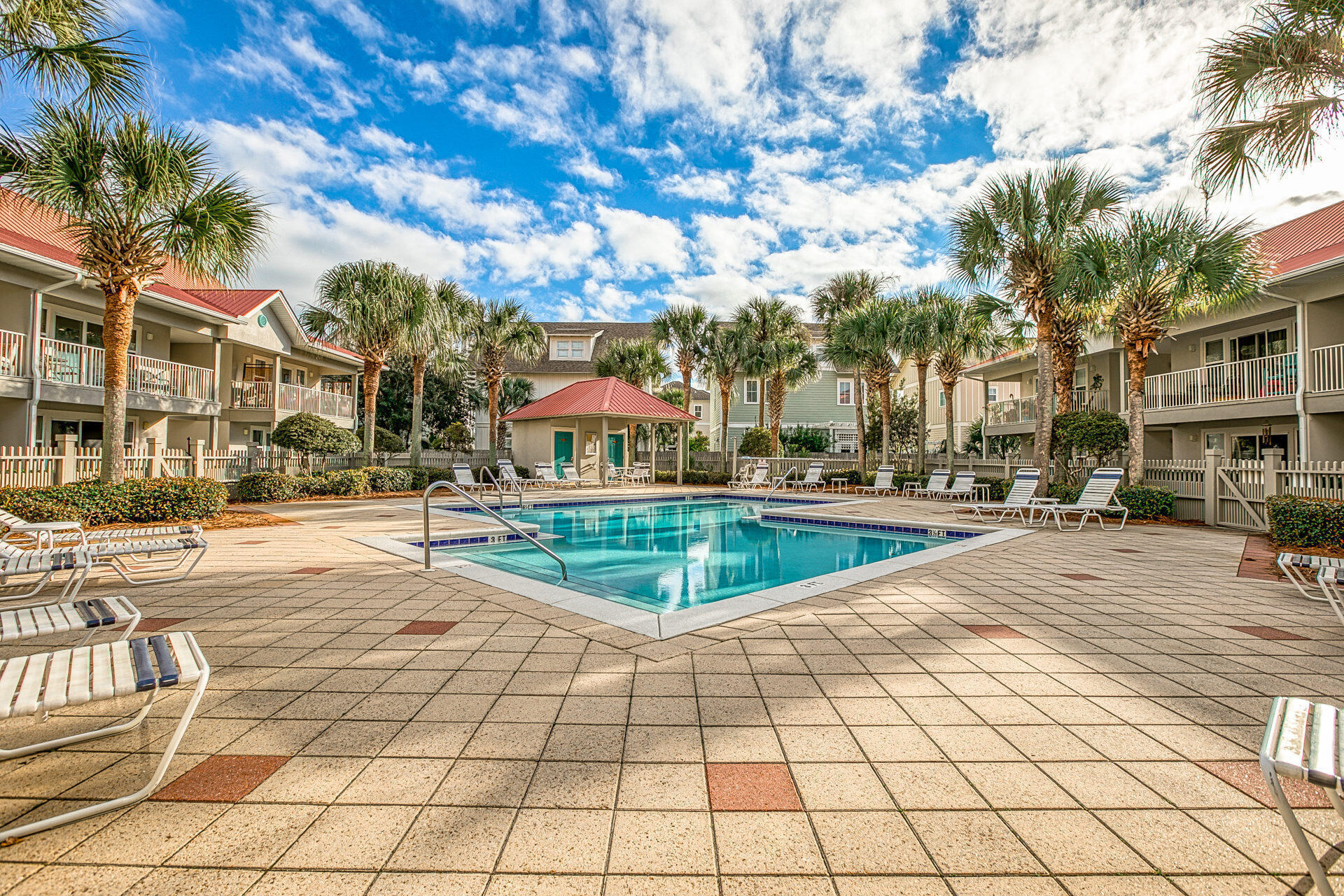 ROLLIN TIDE VILLAS - Residential