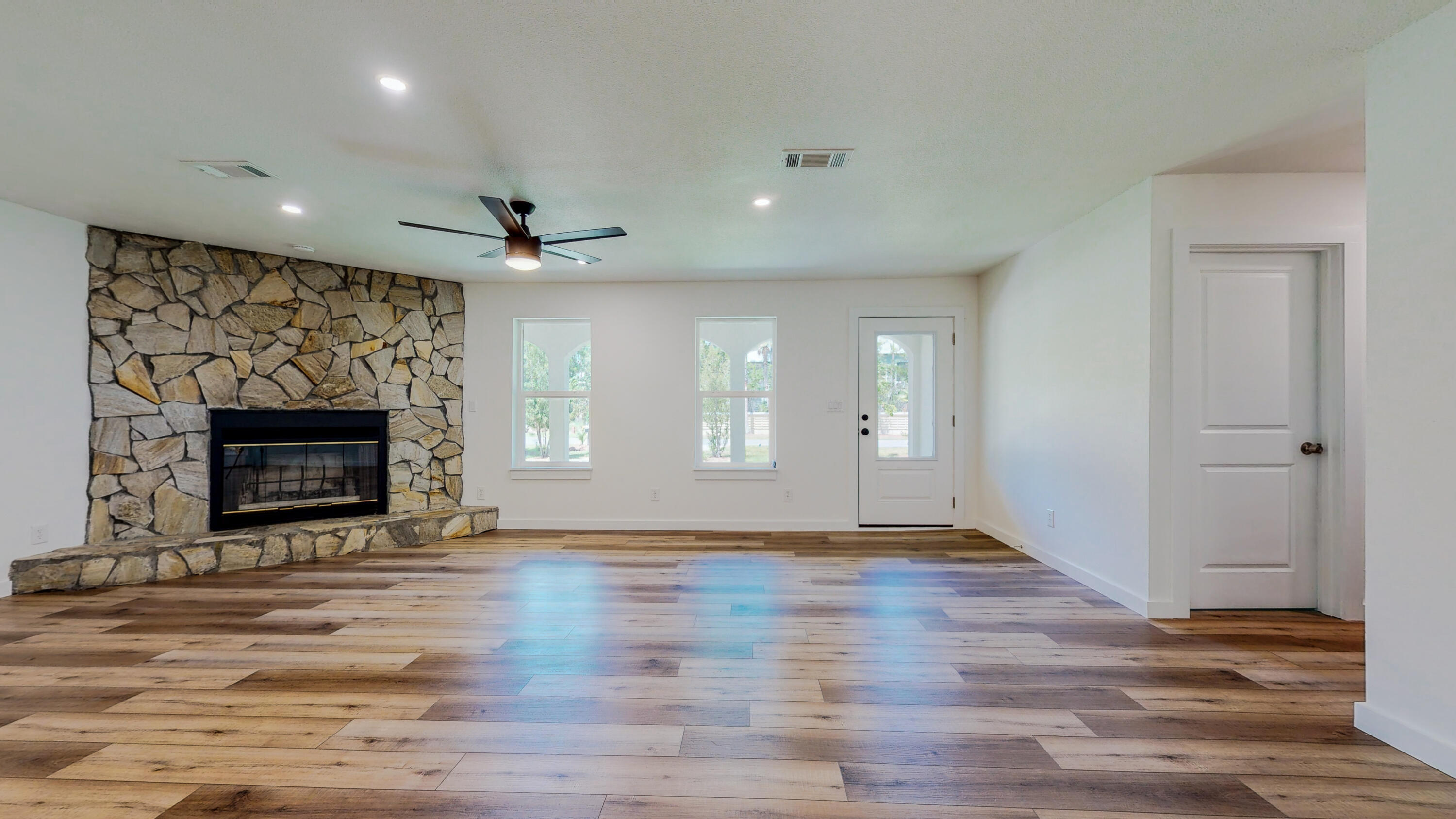 TOWN OF SANTA ROSA - Residential