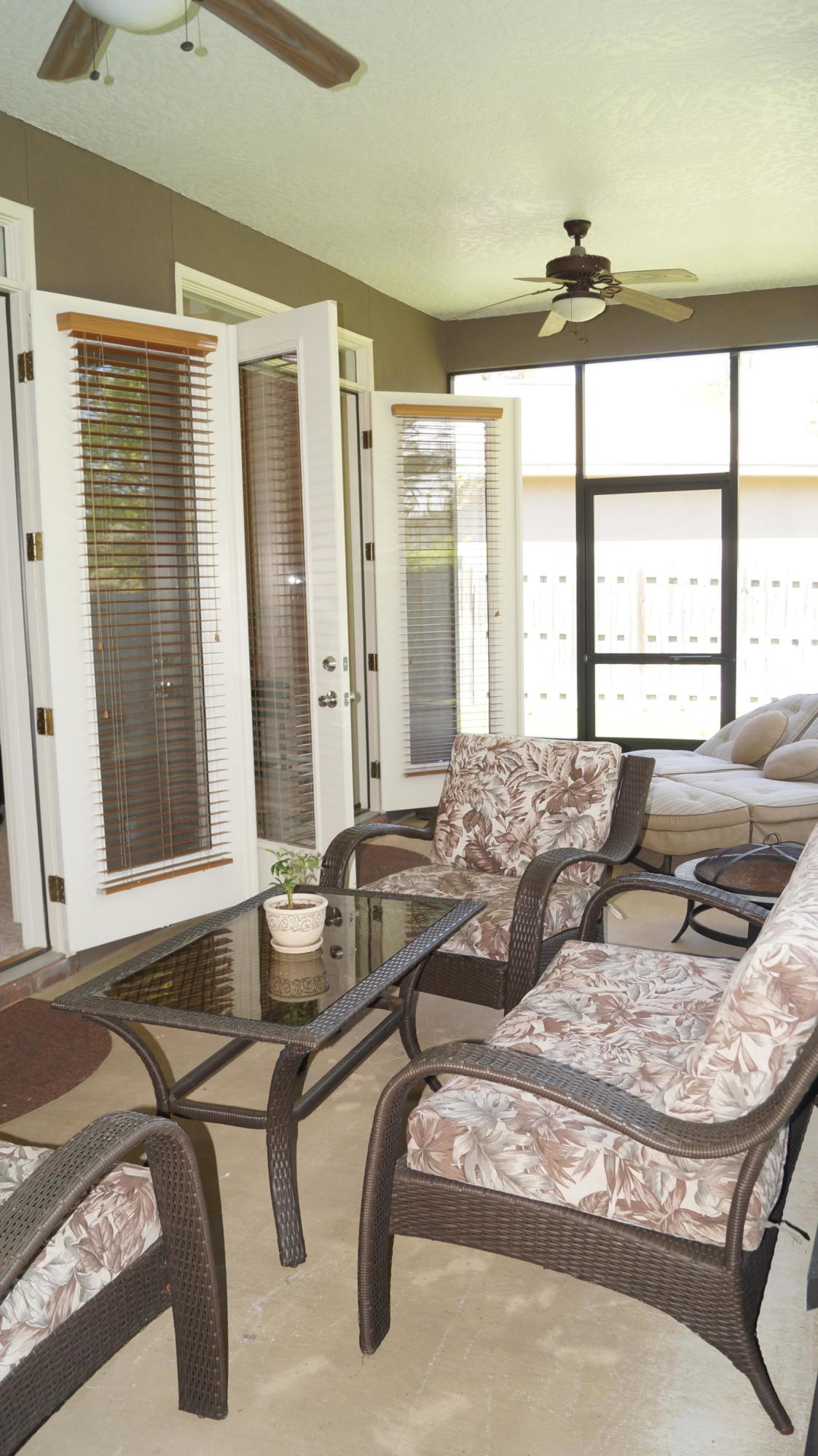 CHARDONNAY ESTATES - Residential