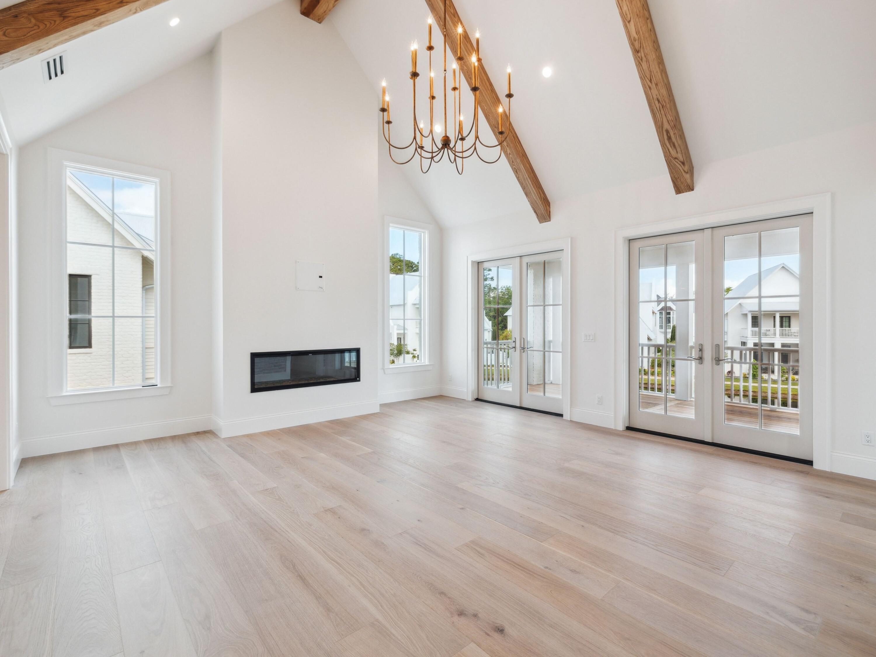 CHURCHILL OAKS - Residential