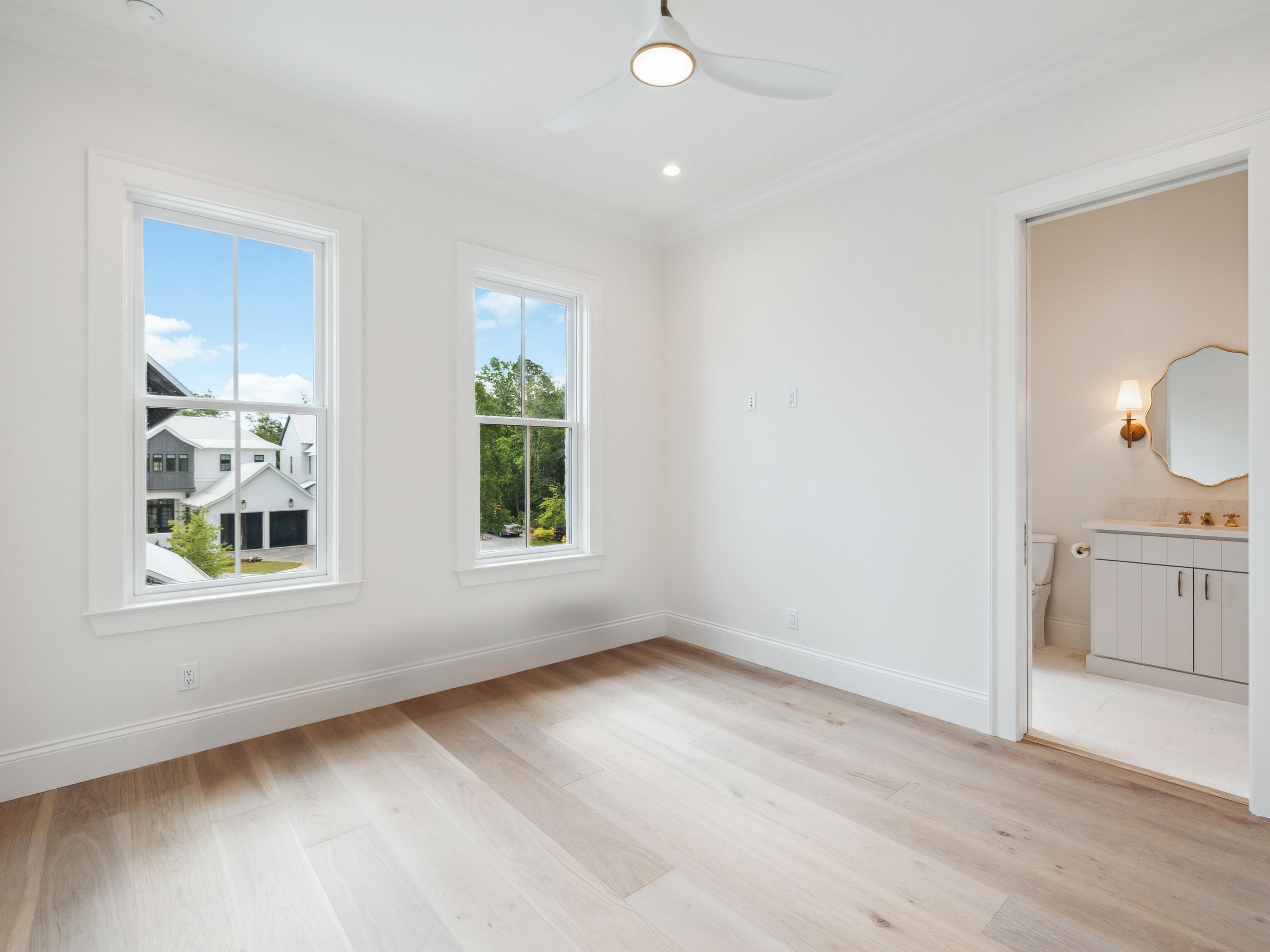 CHURCHILL OAKS - Residential