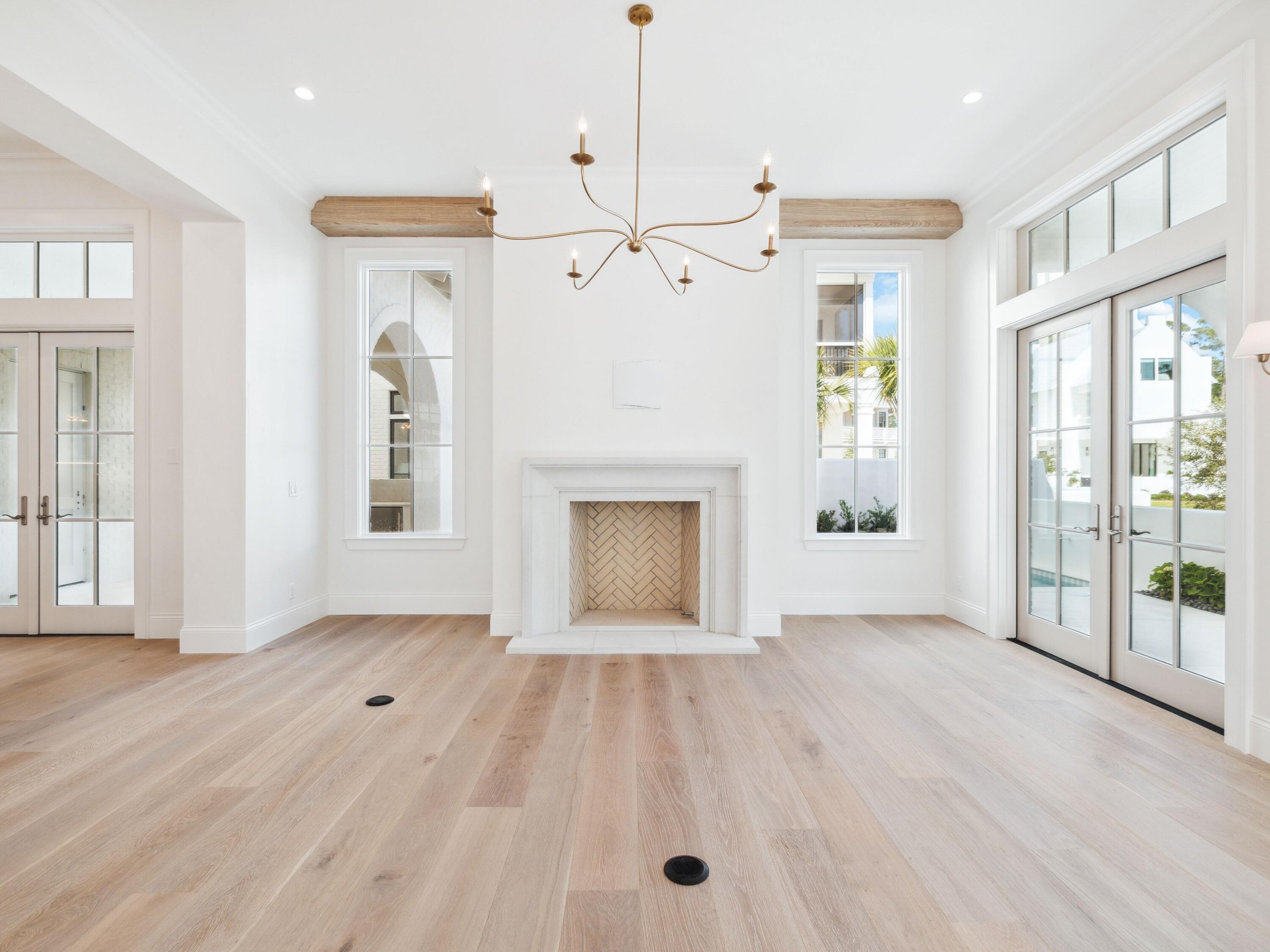 CHURCHILL OAKS - Residential