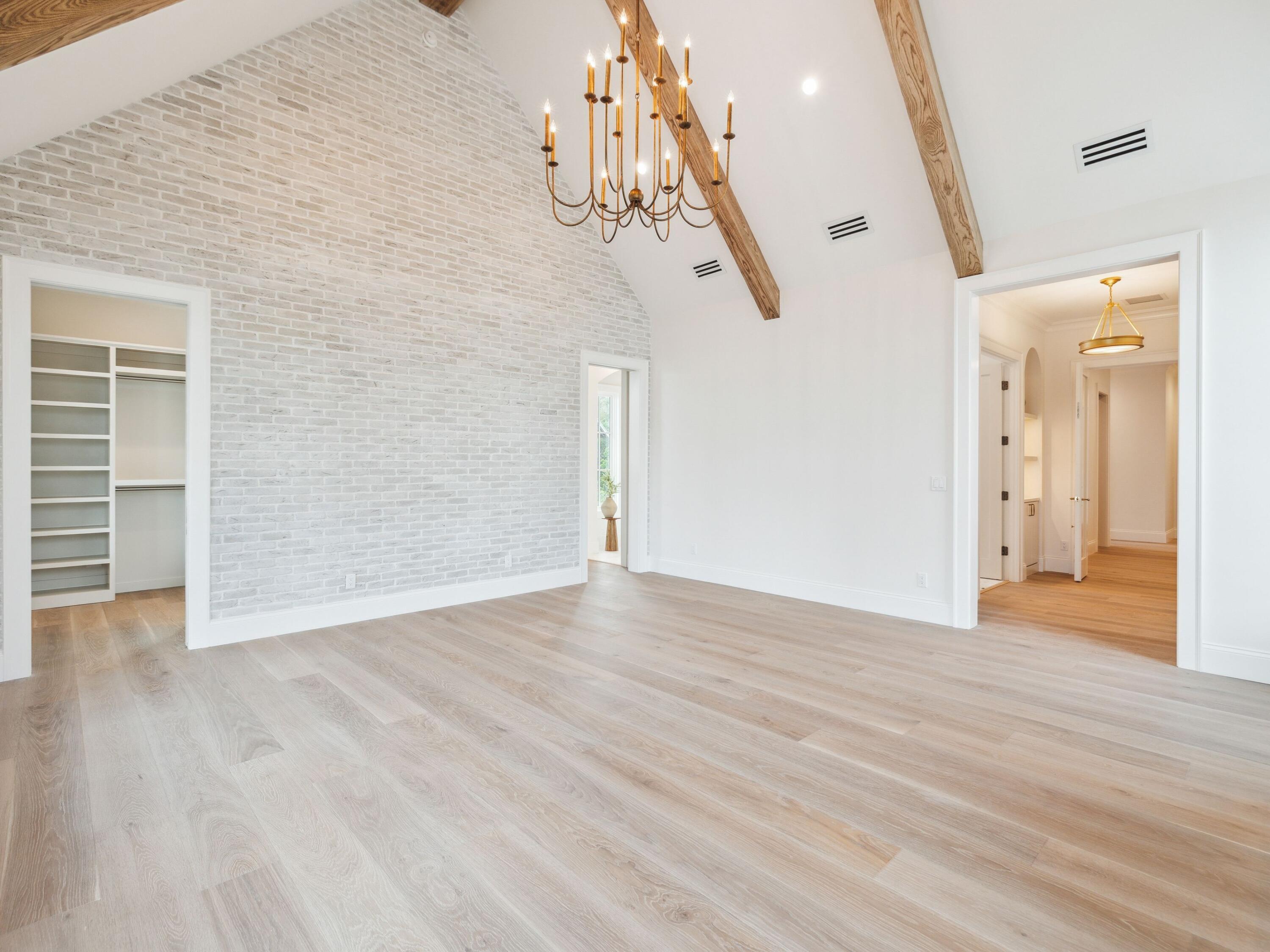 CHURCHILL OAKS - Residential