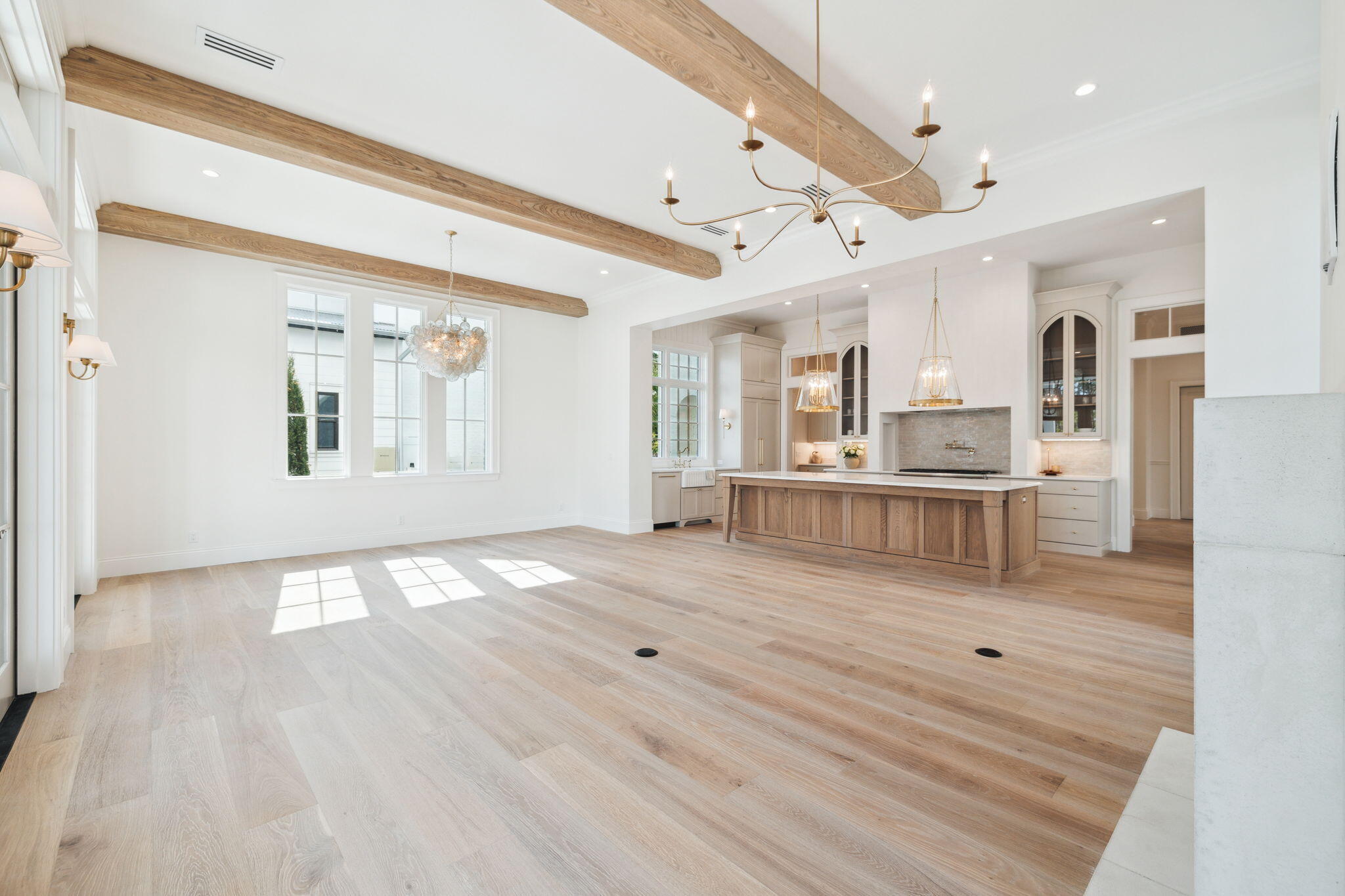 CHURCHILL OAKS - Residential