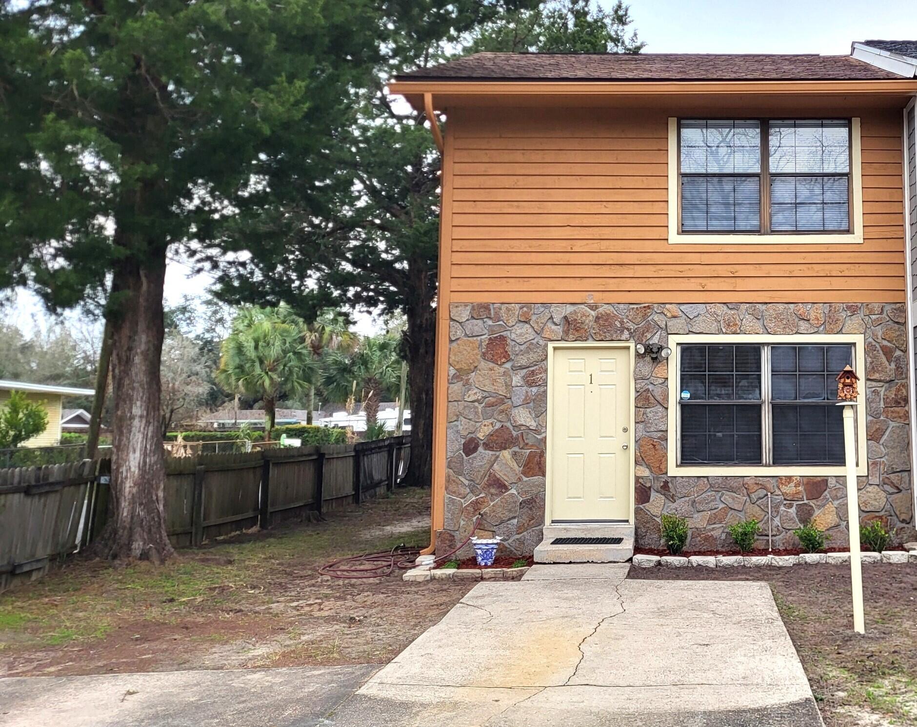 BROWNSVILLE STATION UNIT 1 - Residential Lease