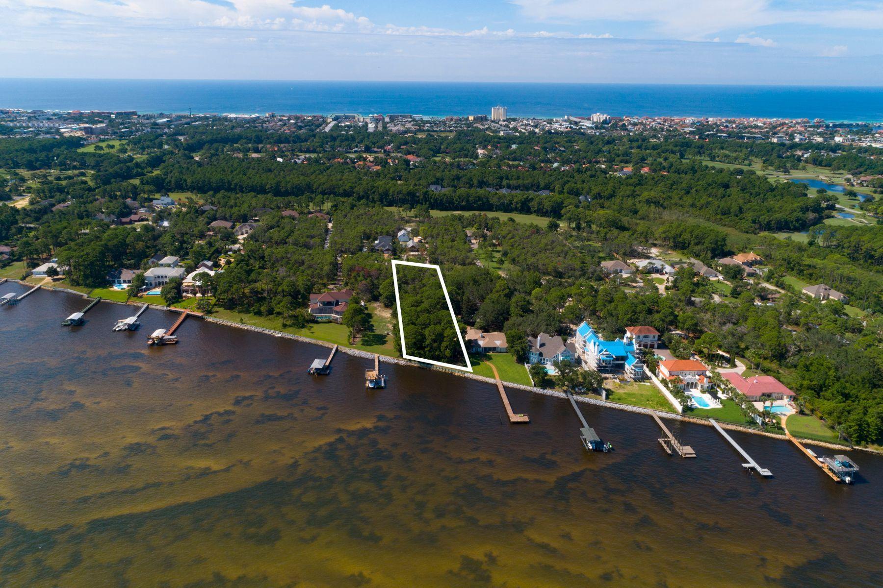 WHISPERING OAKS - Land