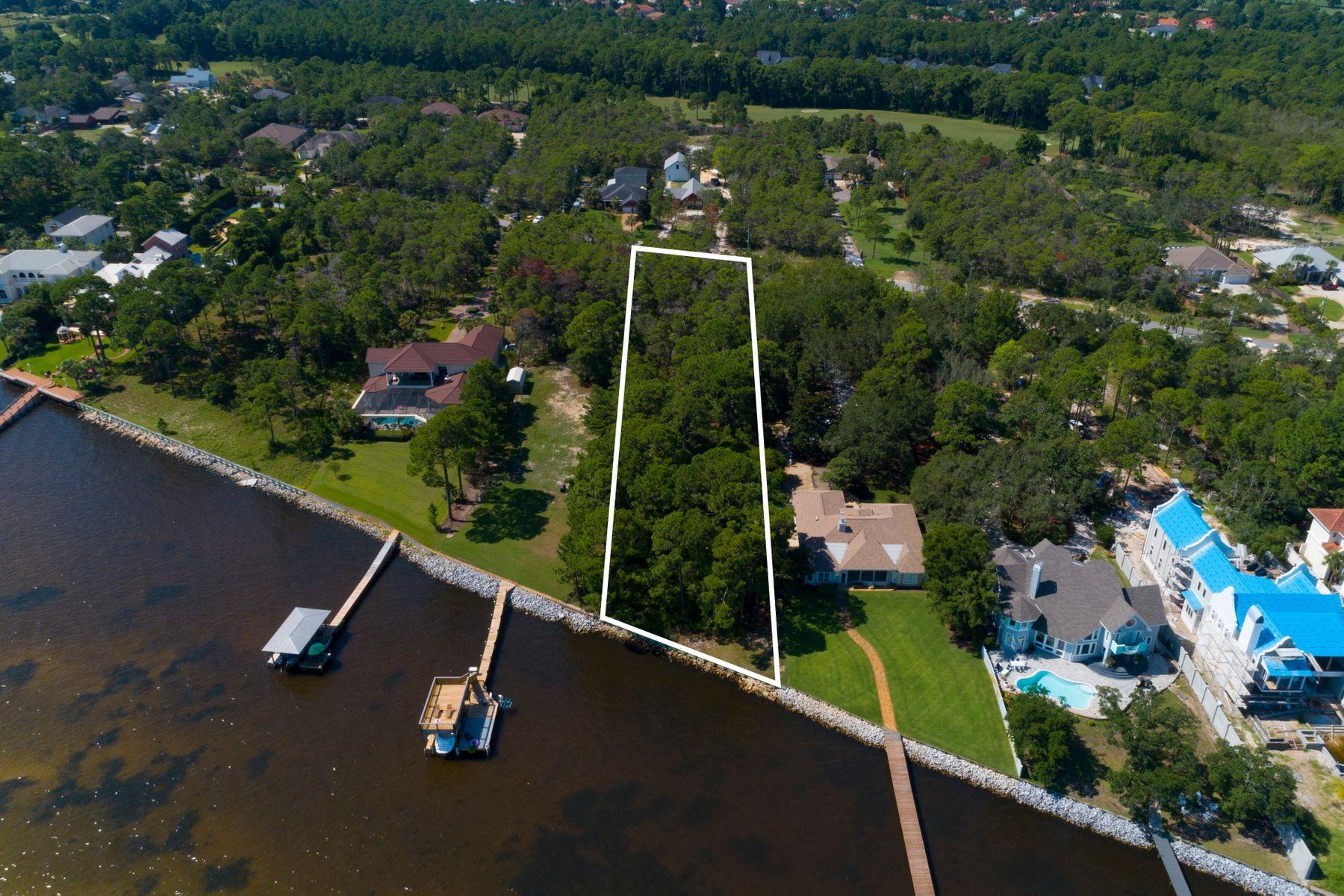 WHISPERING OAKS - Land