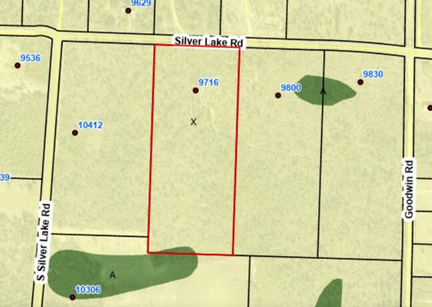 10 wooded acres perfect for that mini homestead or private retreat close to Bay County Beaches. Silver Lake Road is paved, and property is 3.1 miles to hwy 231 and approximately 25 miles to Panama City. All 10 acres are in zone X and high and dry. Take a look at all the untapped potential this parcel holds for its new owner.