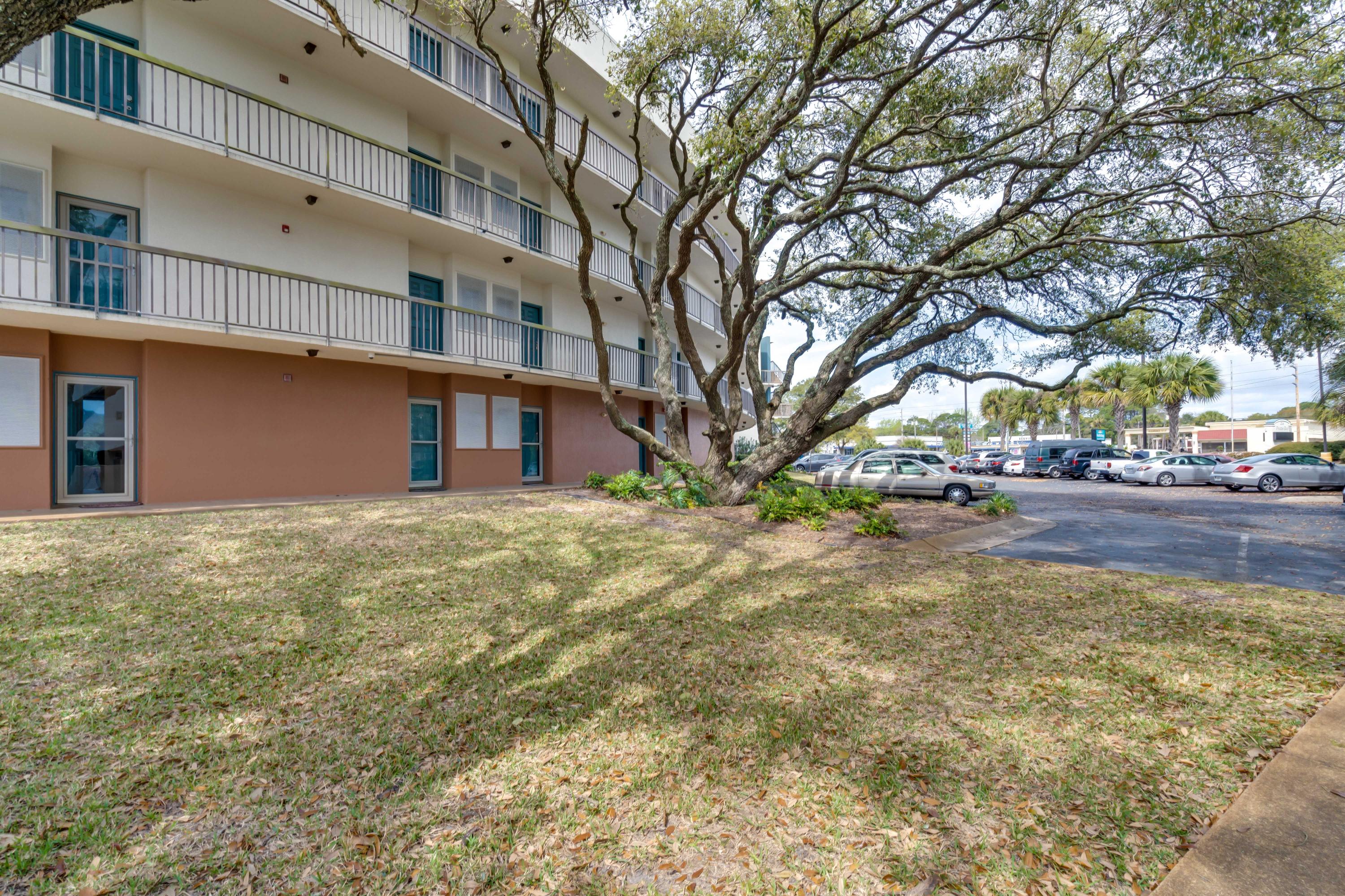 PIRATES BAY PH 1 - Residential