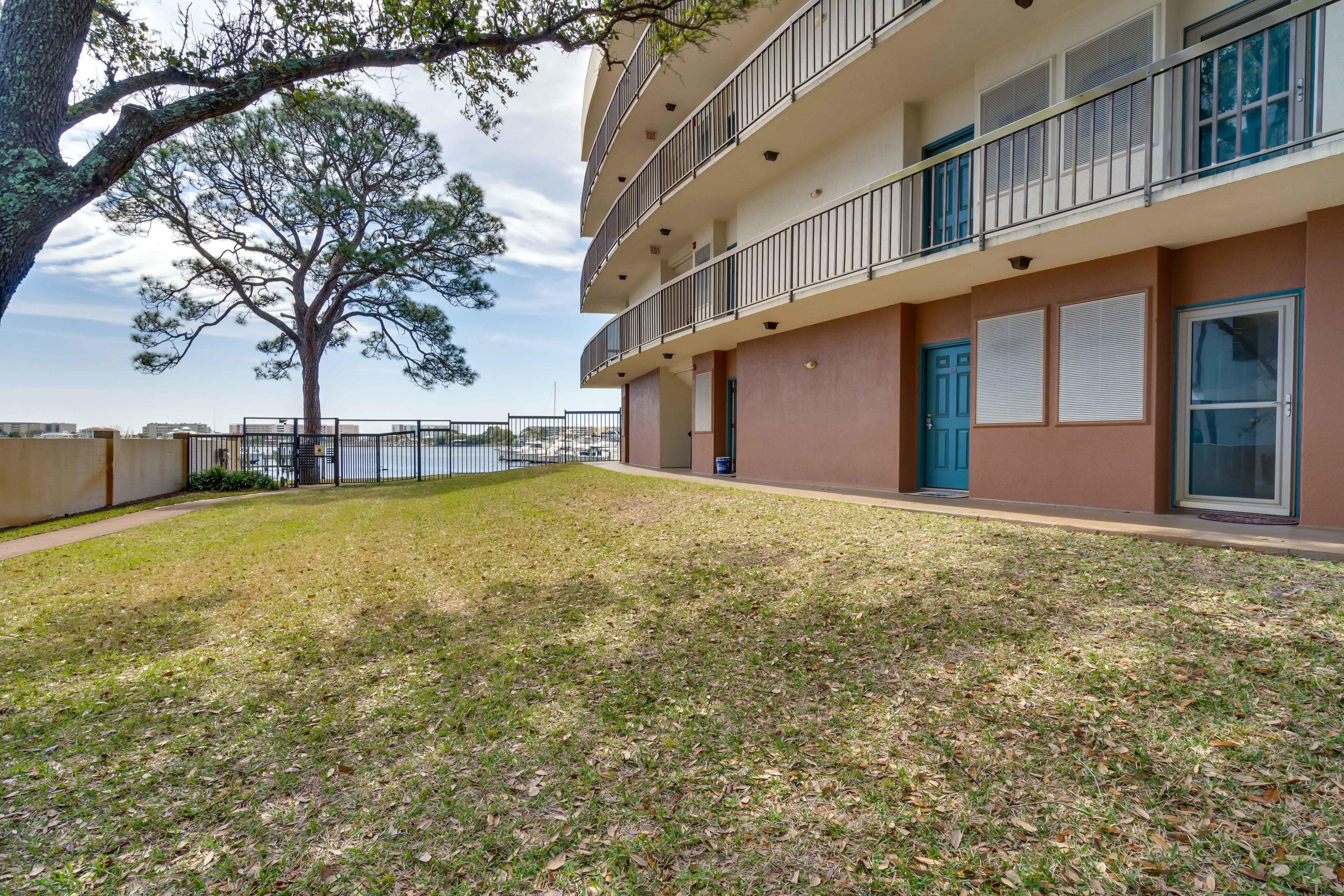 PIRATES BAY PH 1 - Residential