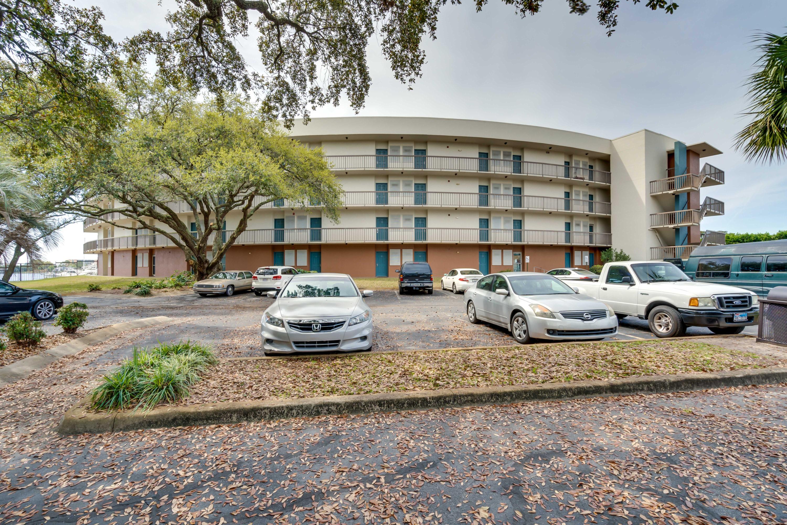 PIRATES BAY PH 1 - Residential