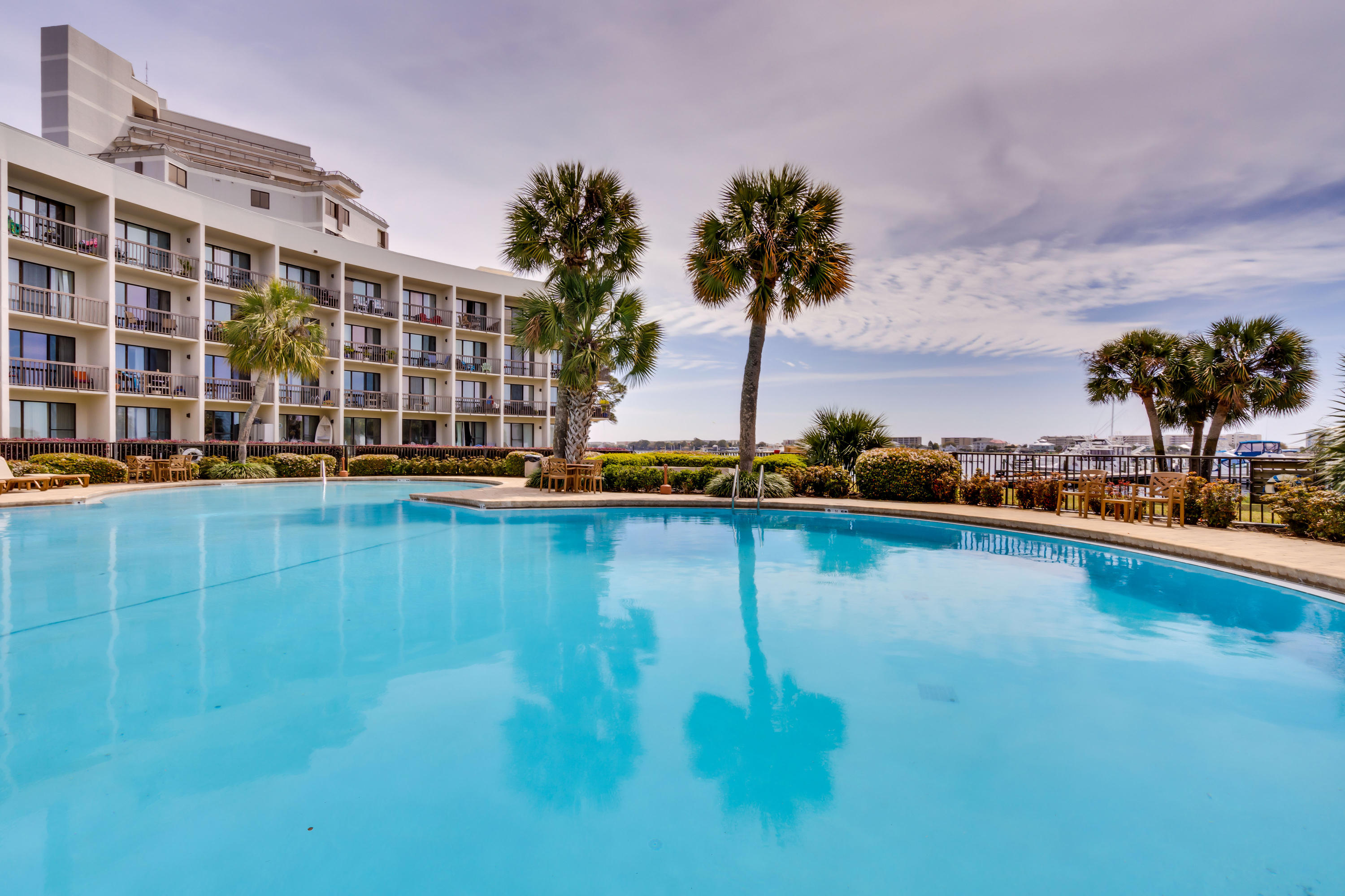 PIRATES BAY PH 1 - Residential