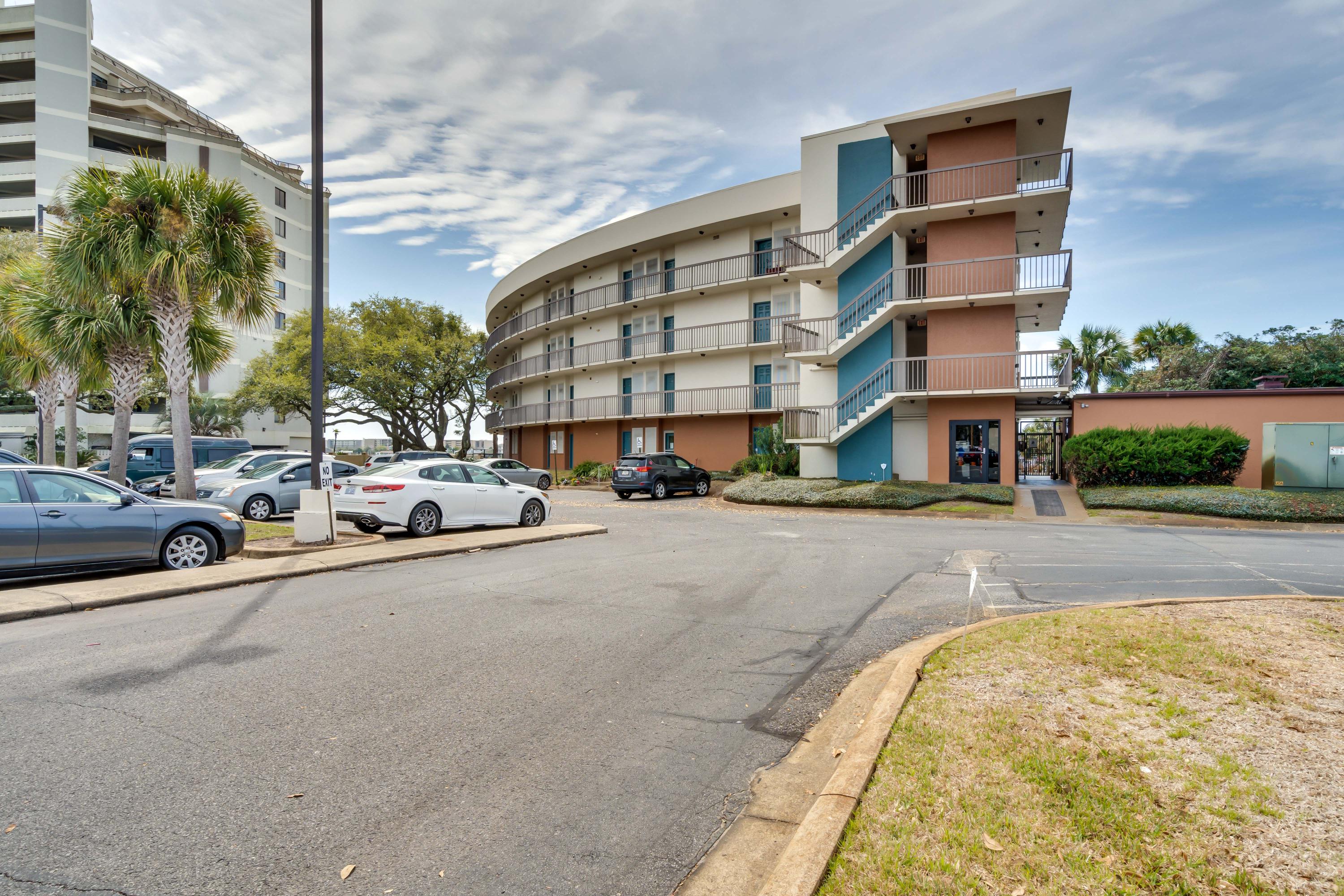 Price reduced!! Very motivated seller. Excellent ground floor west facing walkout unit. This unit features an updated bathroom and tile floors through out. This property also offers a brand new hot water heater professionally painted walls and removal of the popcorn ceiling to add a smooth finish.The walk out patio sits just off of the resort pool and just steps to your deeded boat slip. Pirates Bay is a wonderful waterfront resort community and the west facing unit allows unobstructed sunset views.