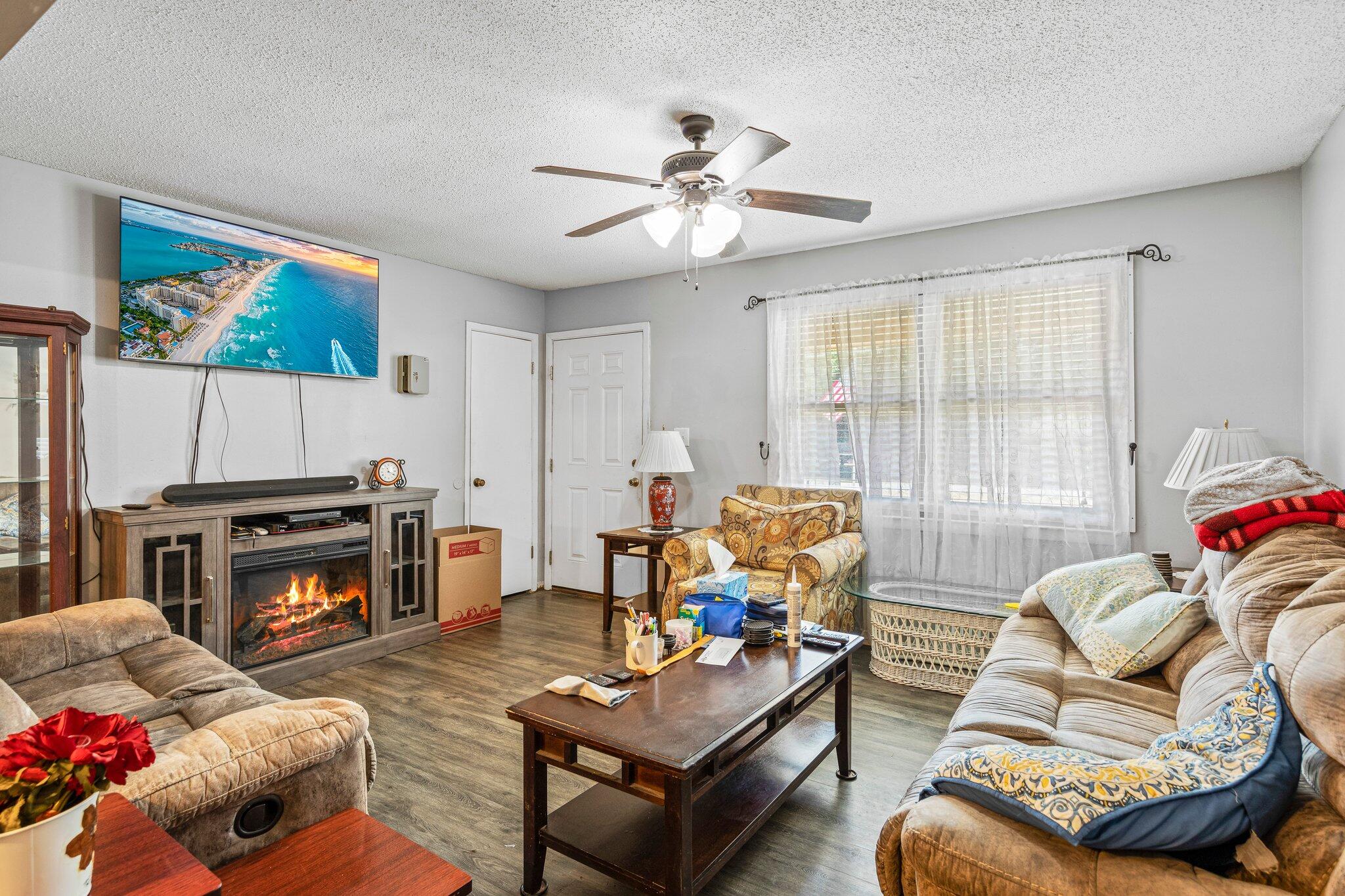 ADAMS POWELL EAST,LOT 22 BLK B - Residential