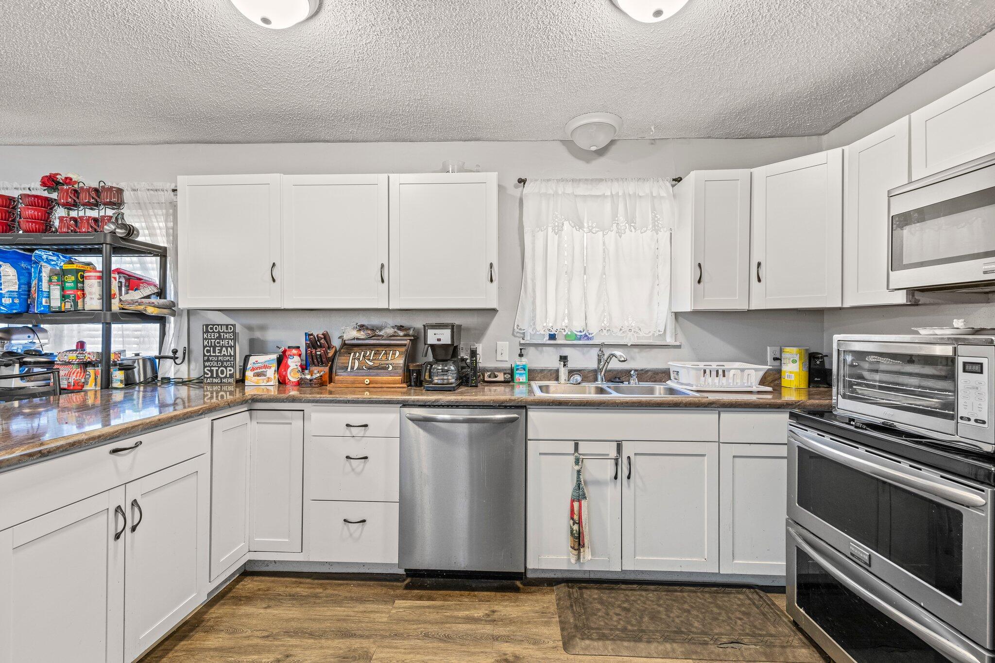 ADAMS POWELL EAST,LOT 22 BLK B - Residential