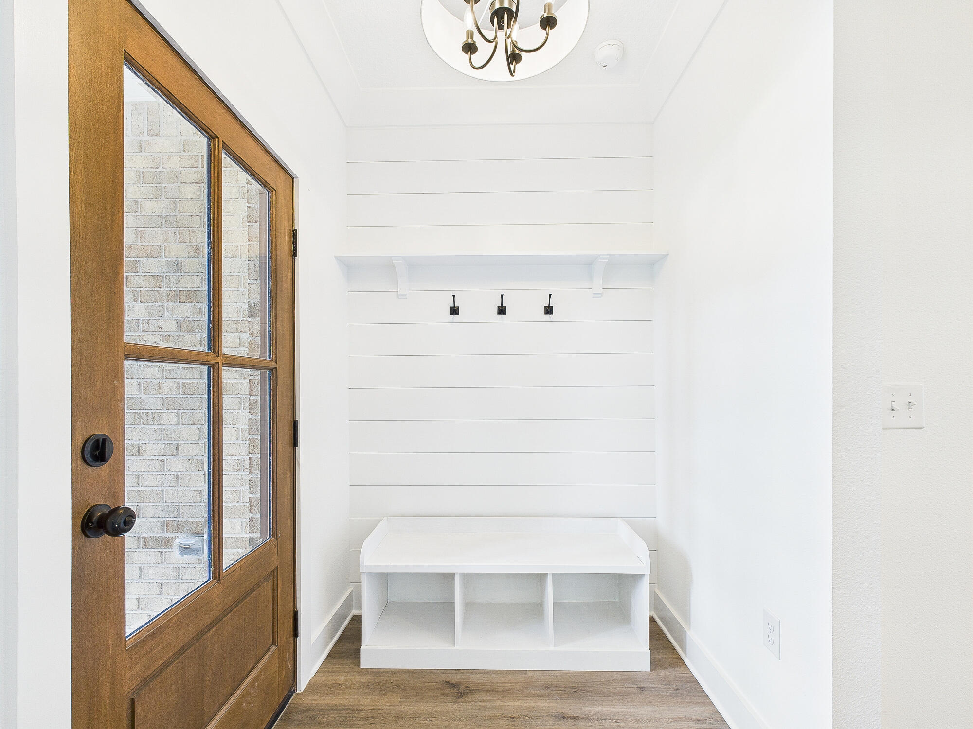 PINECREST - Residential