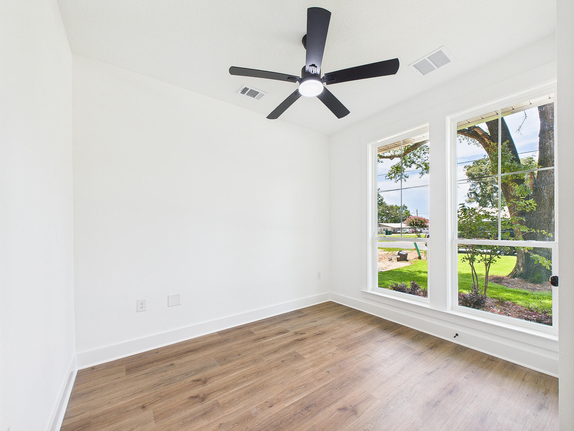 PINECREST - Residential