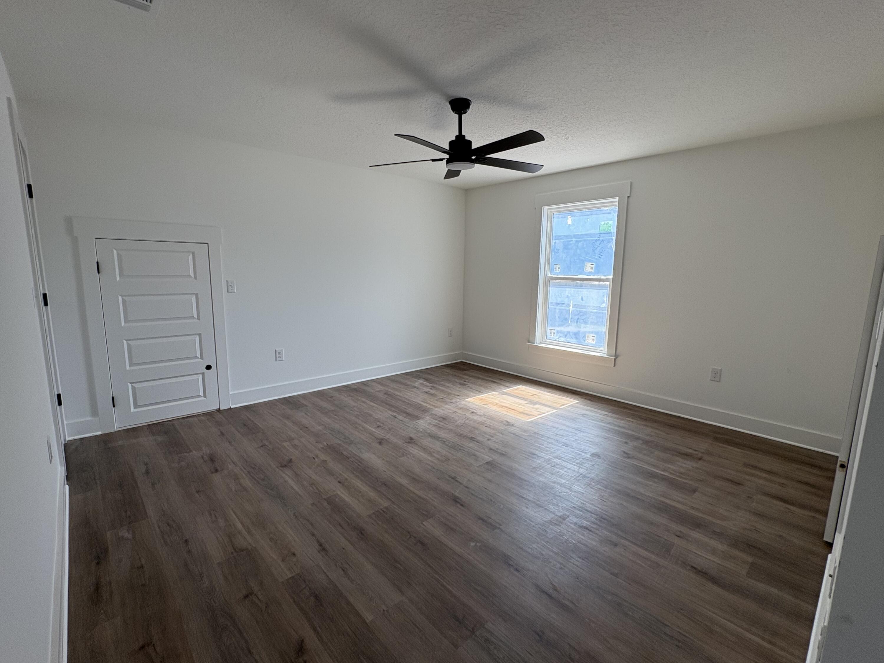 PINECREST - Residential