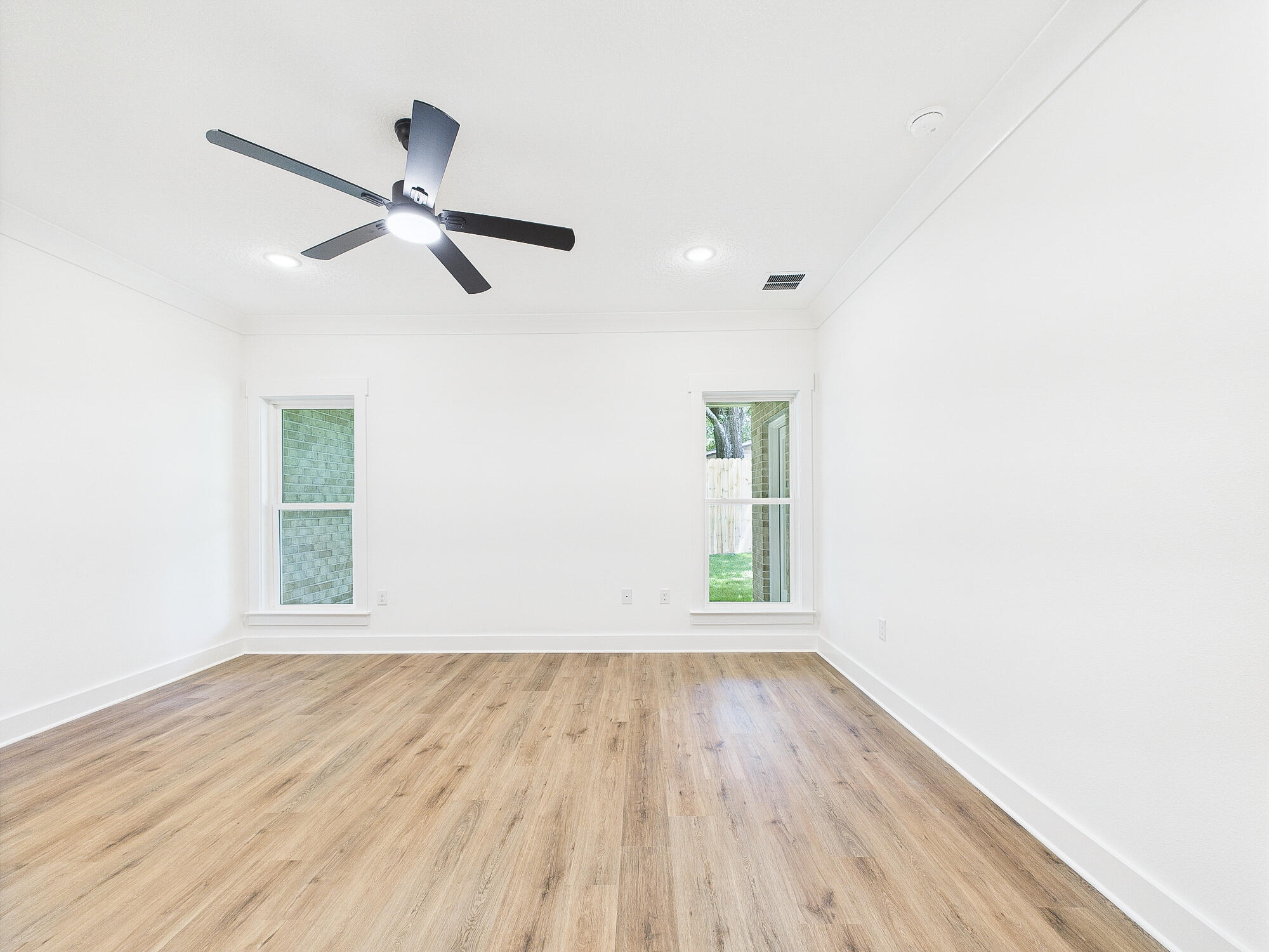 PINECREST - Residential
