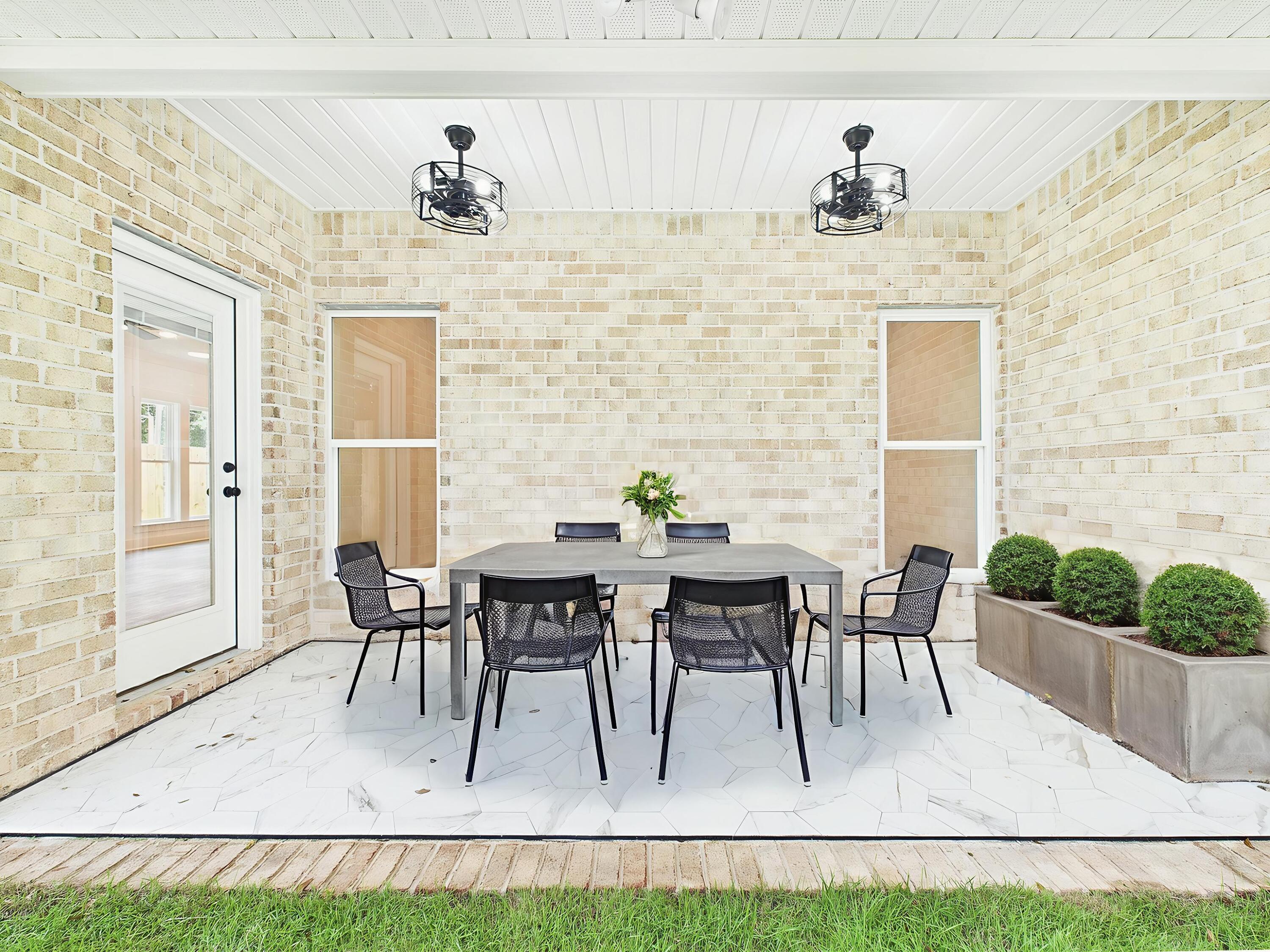 PINECREST - Residential