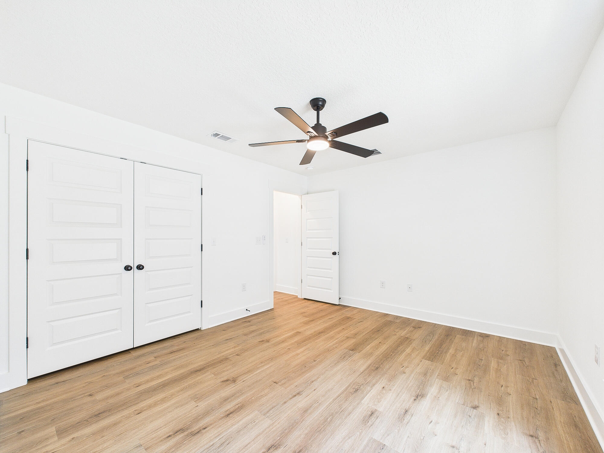 PINECREST - Residential