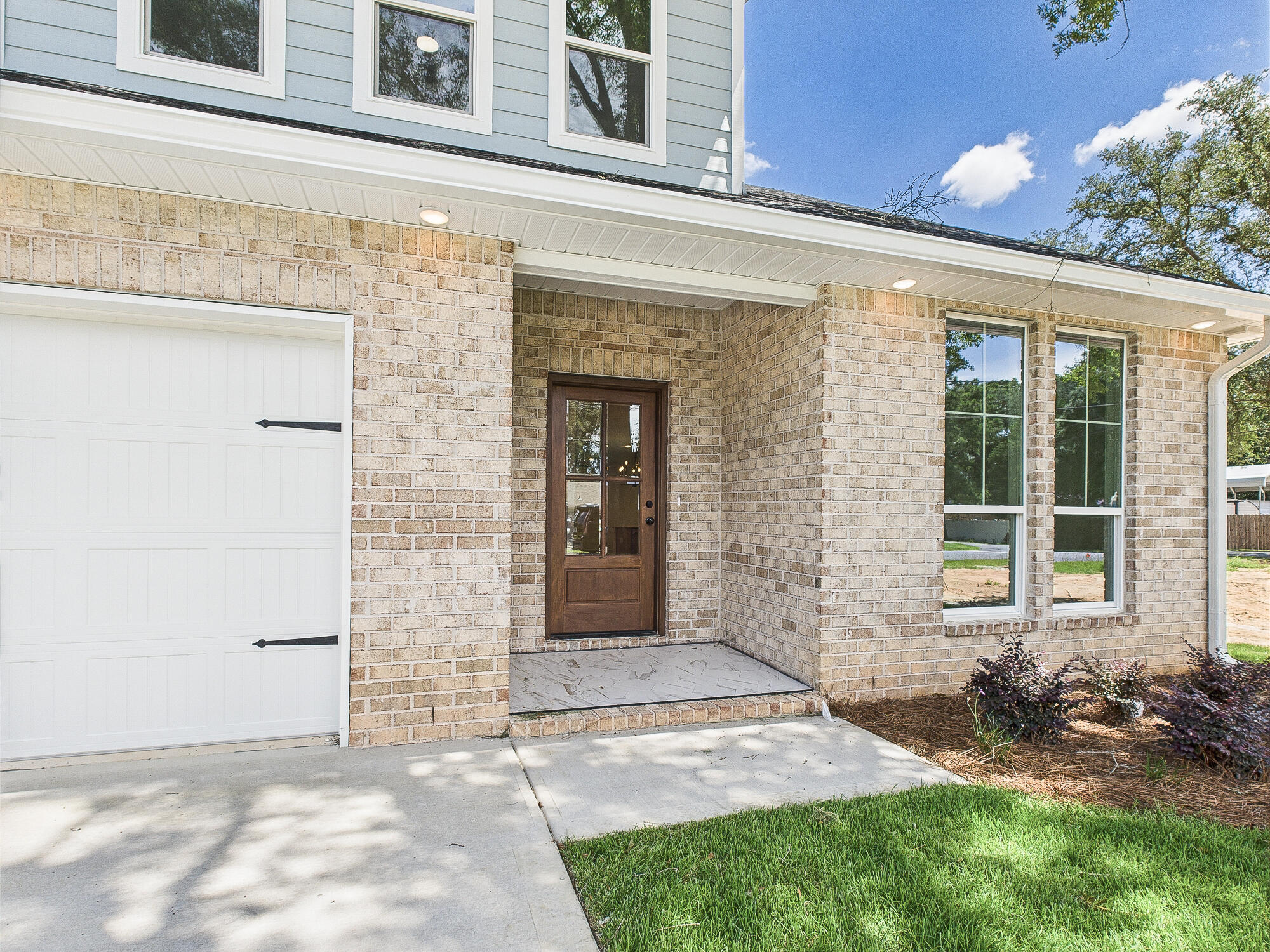 PINECREST - Residential