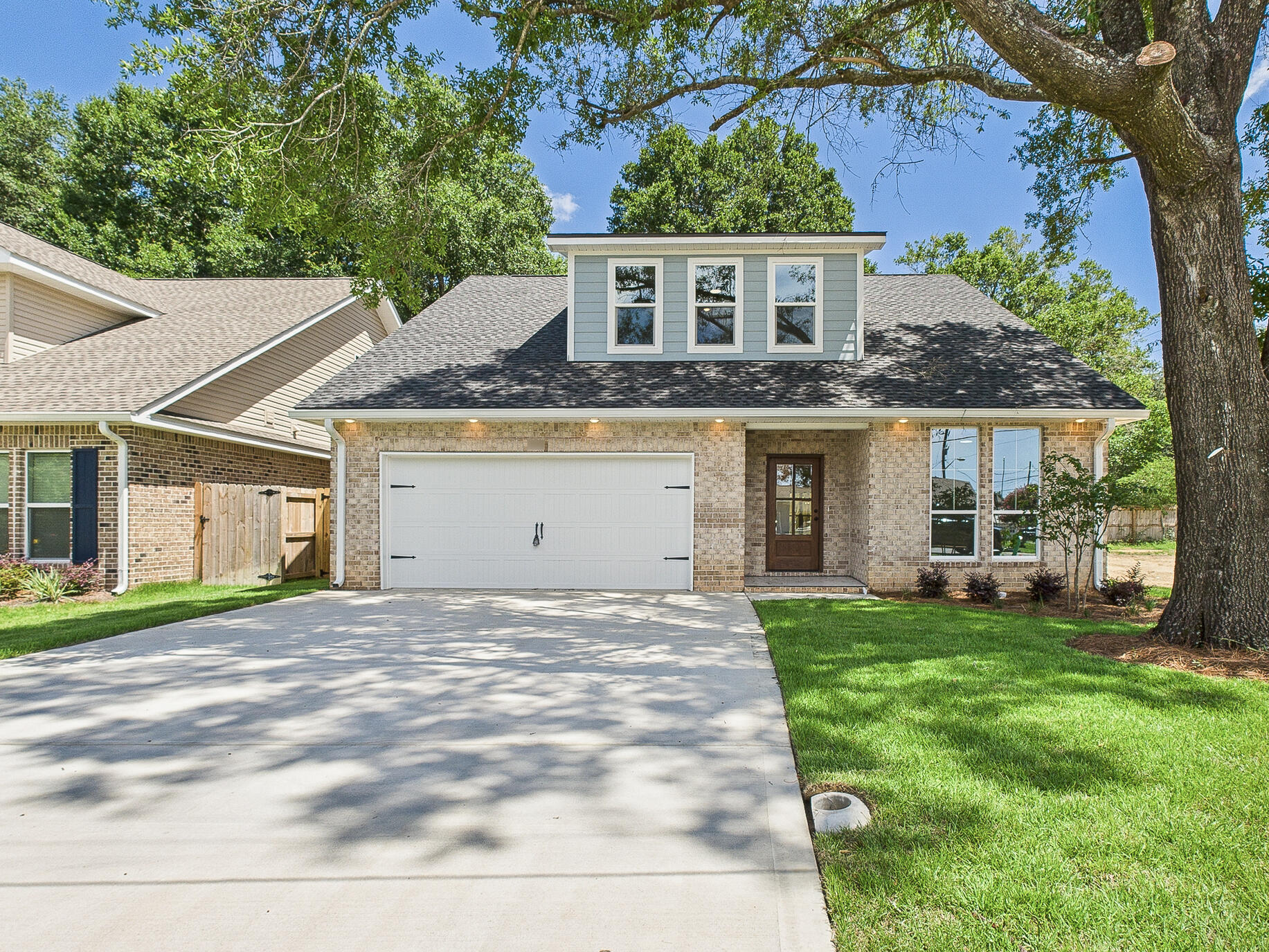 PINECREST - Residential