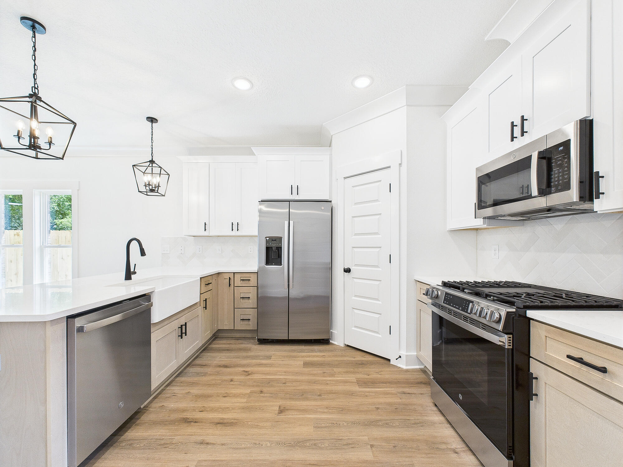 PINECREST - Residential