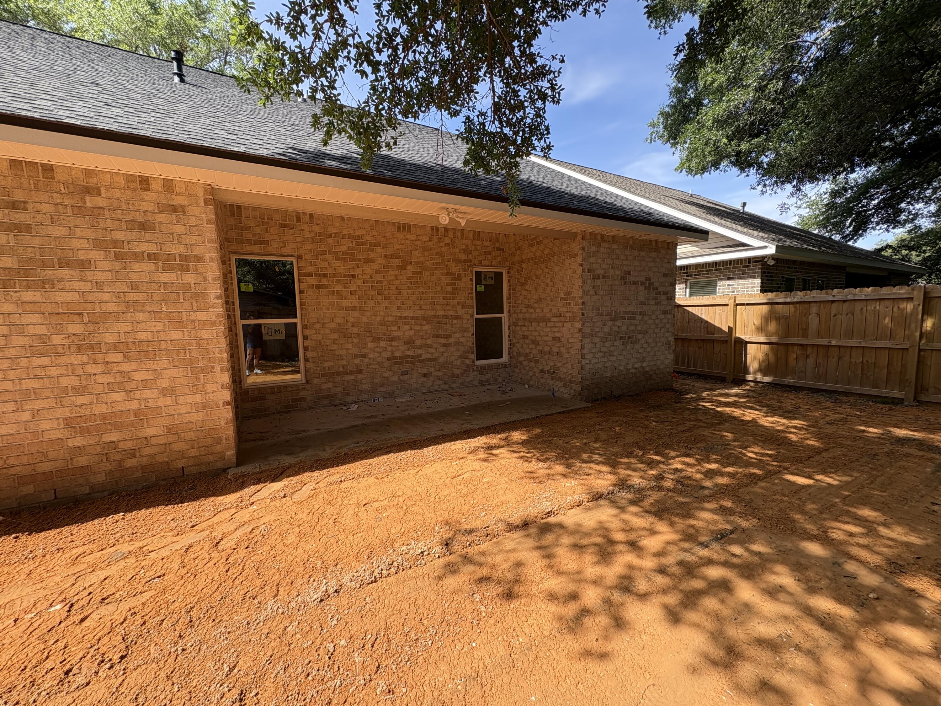PINECREST - Residential