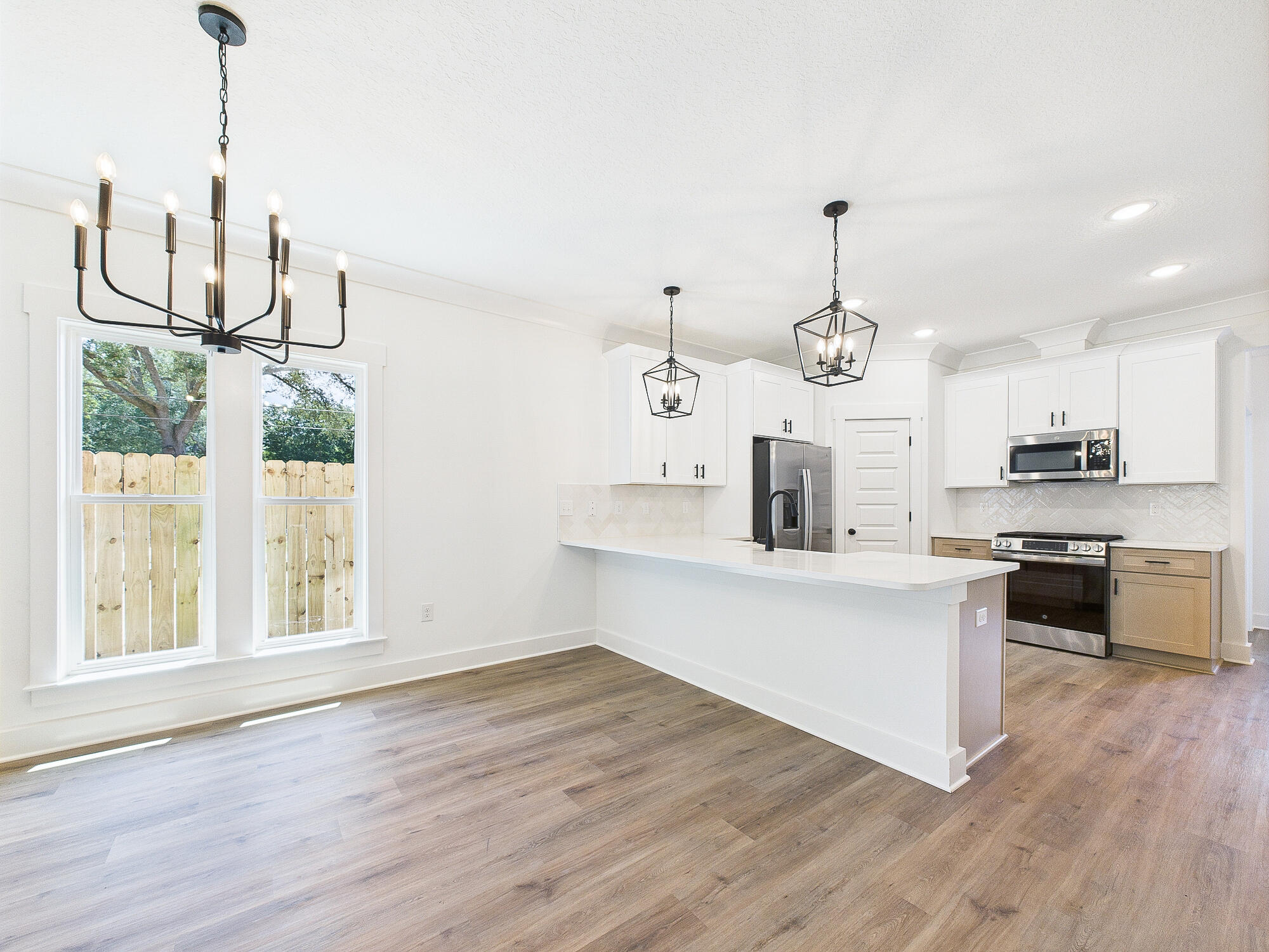 PINECREST - Residential