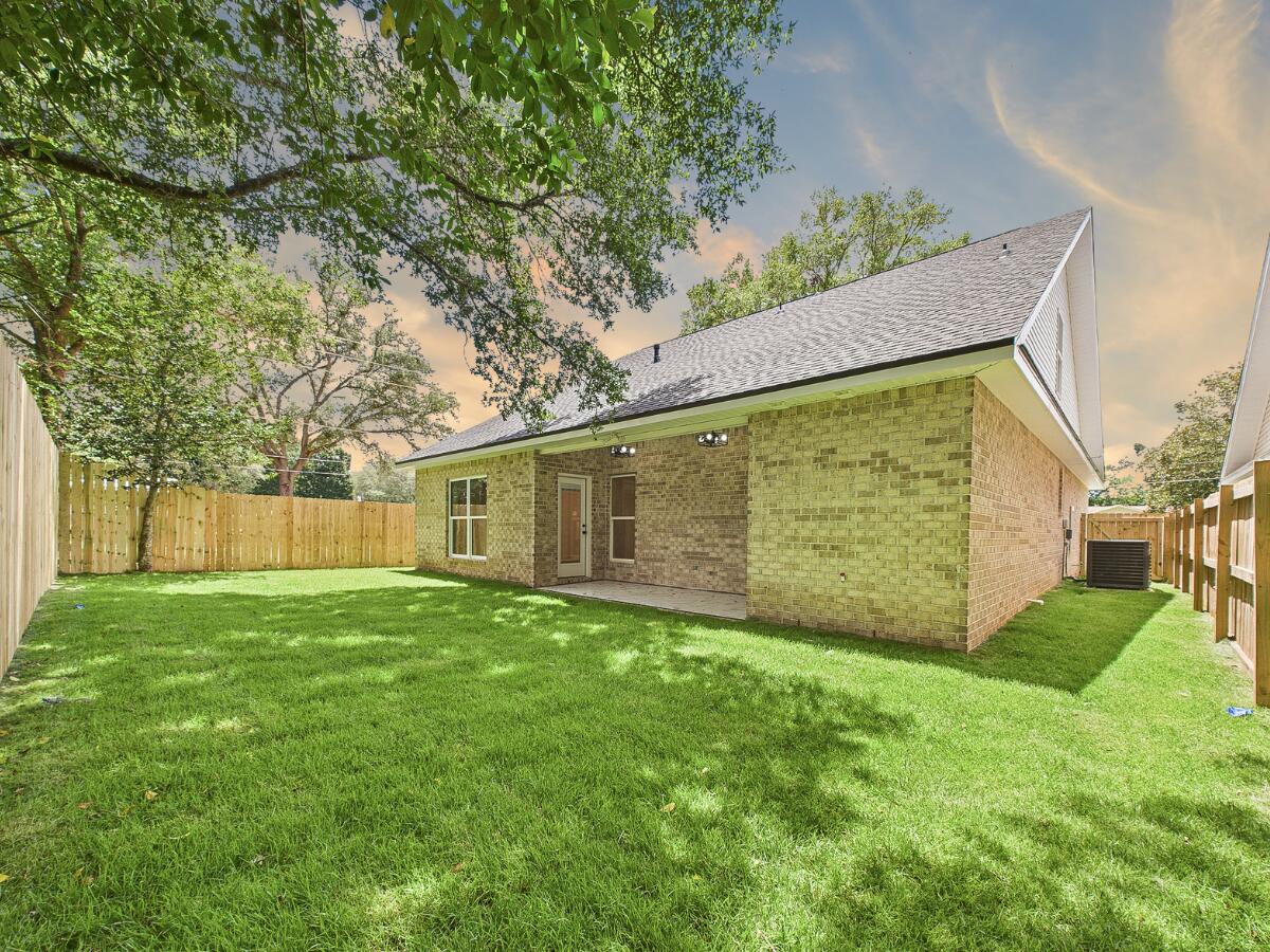 PINECREST - Residential