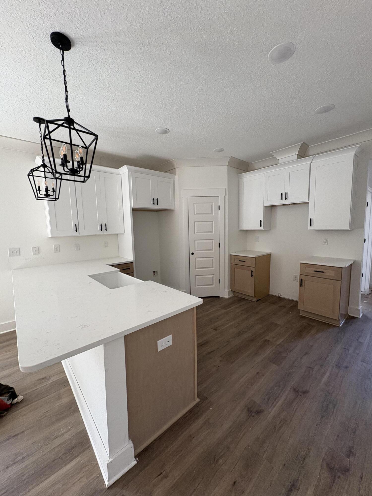 PINECREST - Residential