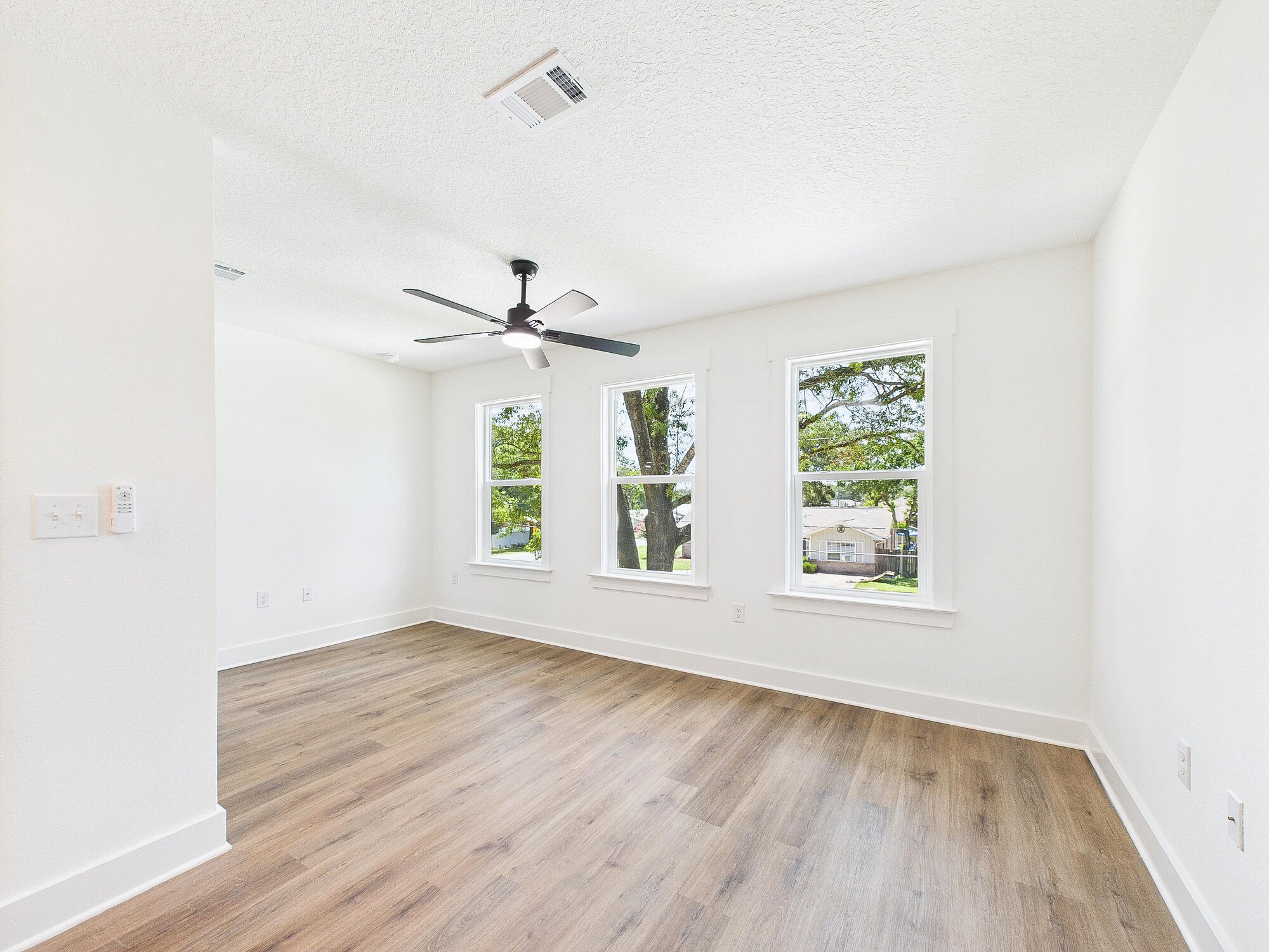 PINECREST - Residential