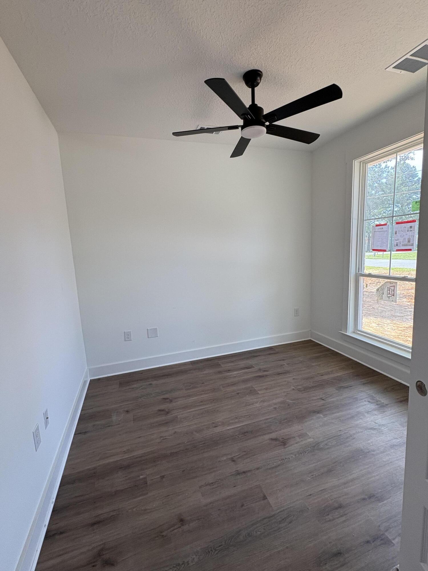 PINECREST - Residential