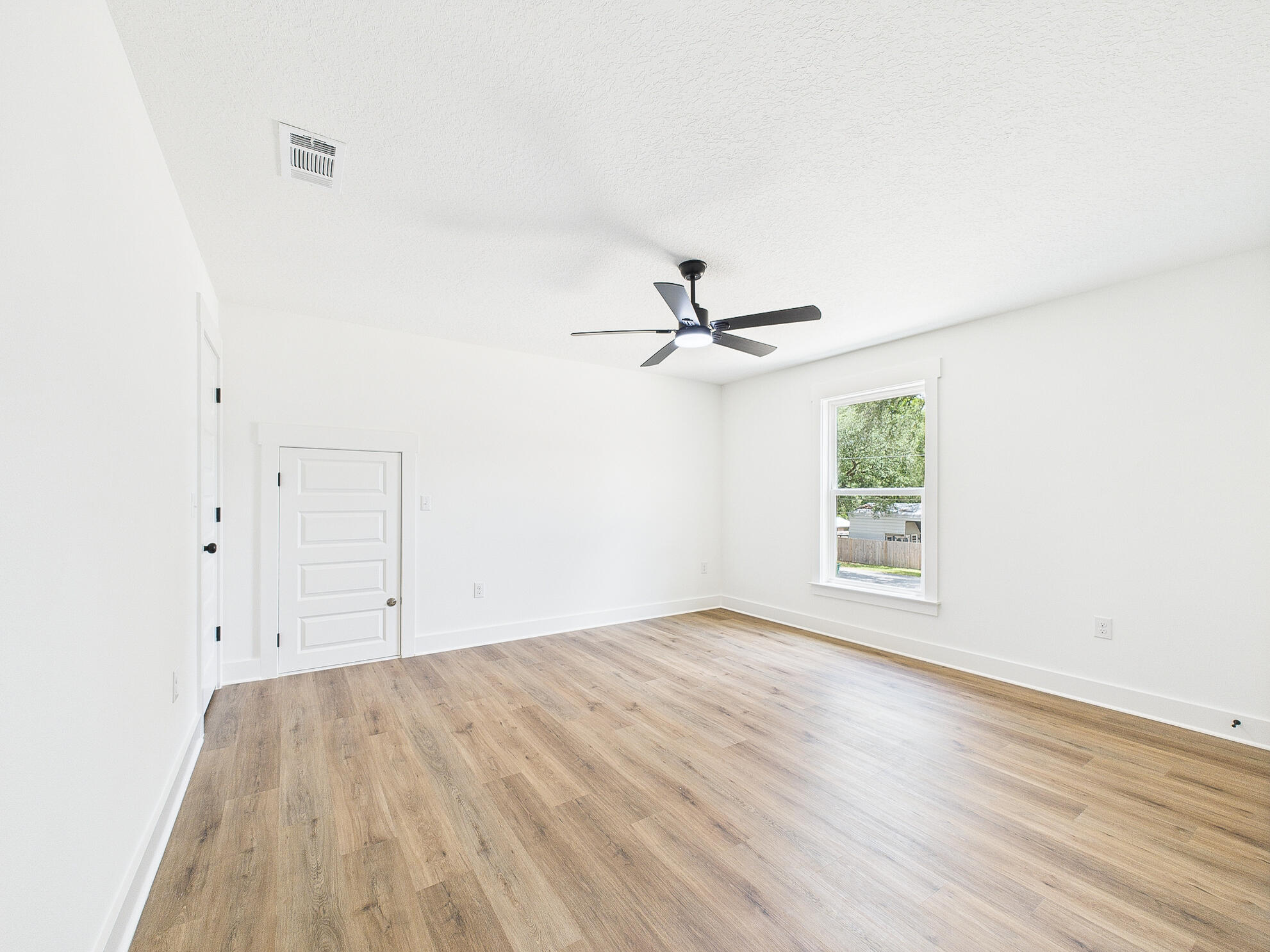 PINECREST - Residential