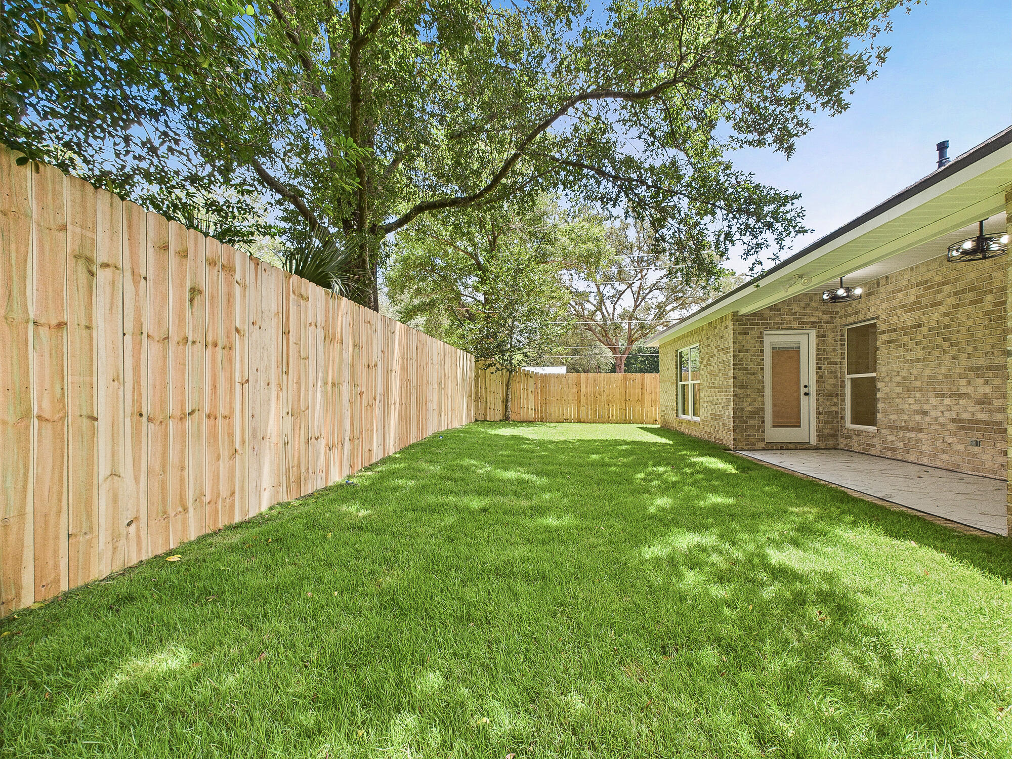 PINECREST - Residential