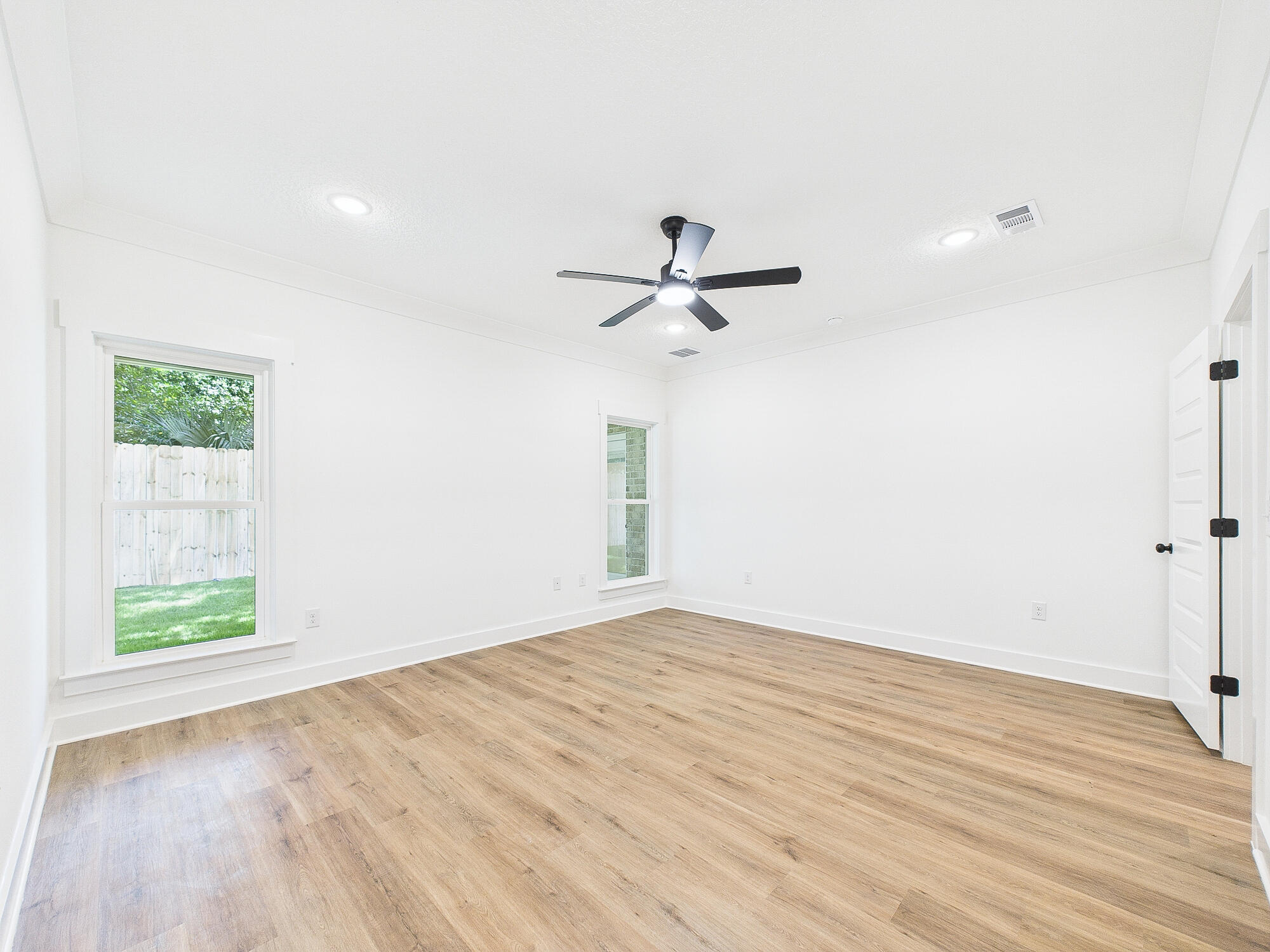 PINECREST - Residential