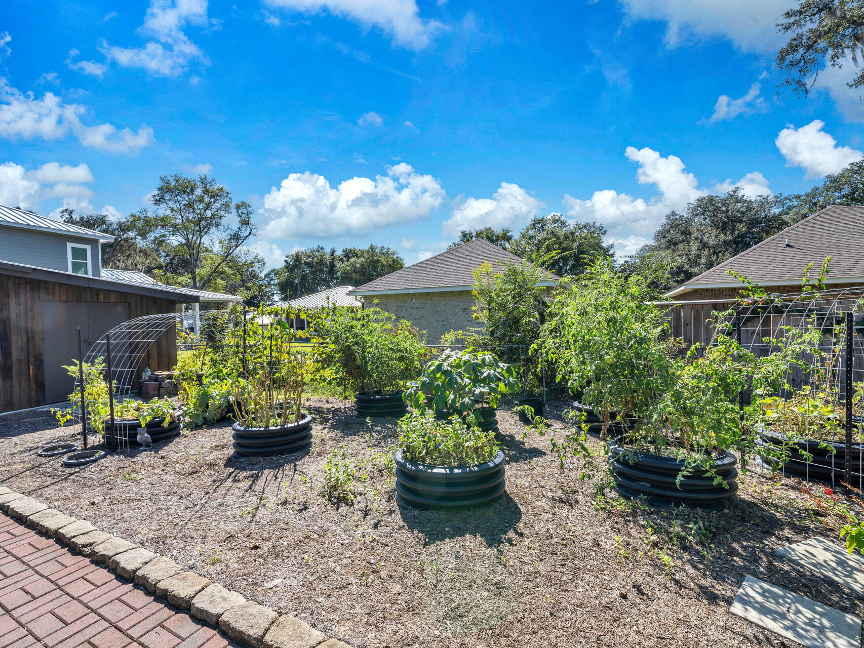 GREY MOSS POINT - Residential