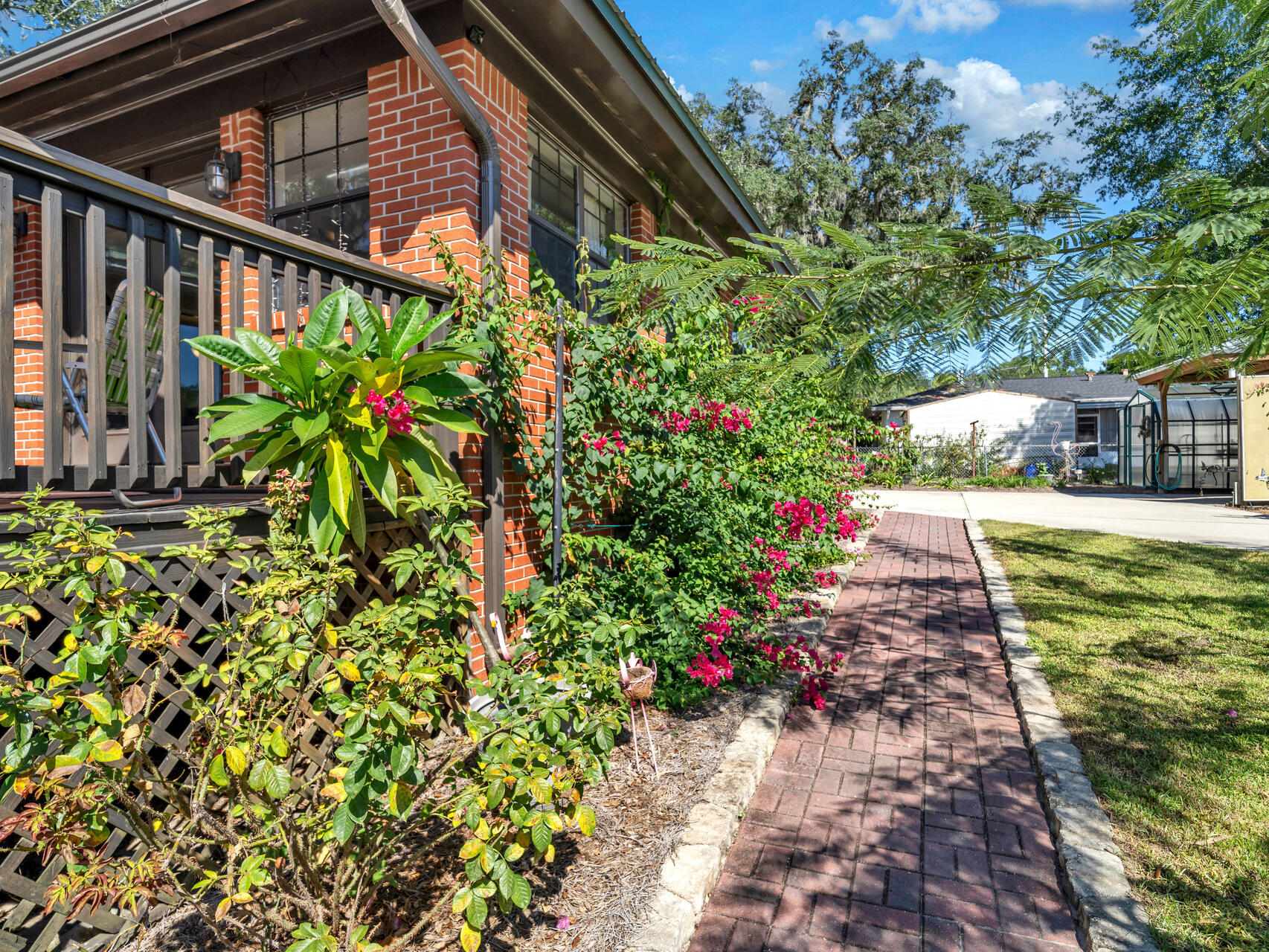 GREY MOSS POINT - Residential