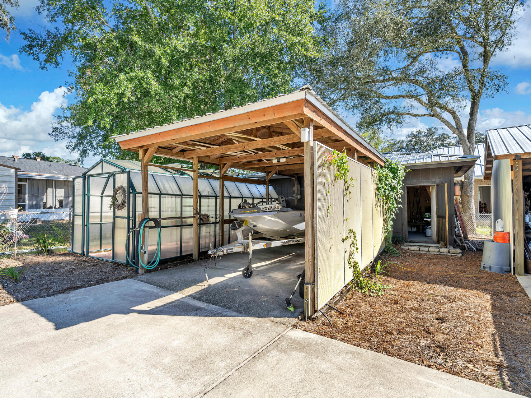 GREY MOSS POINT - Residential