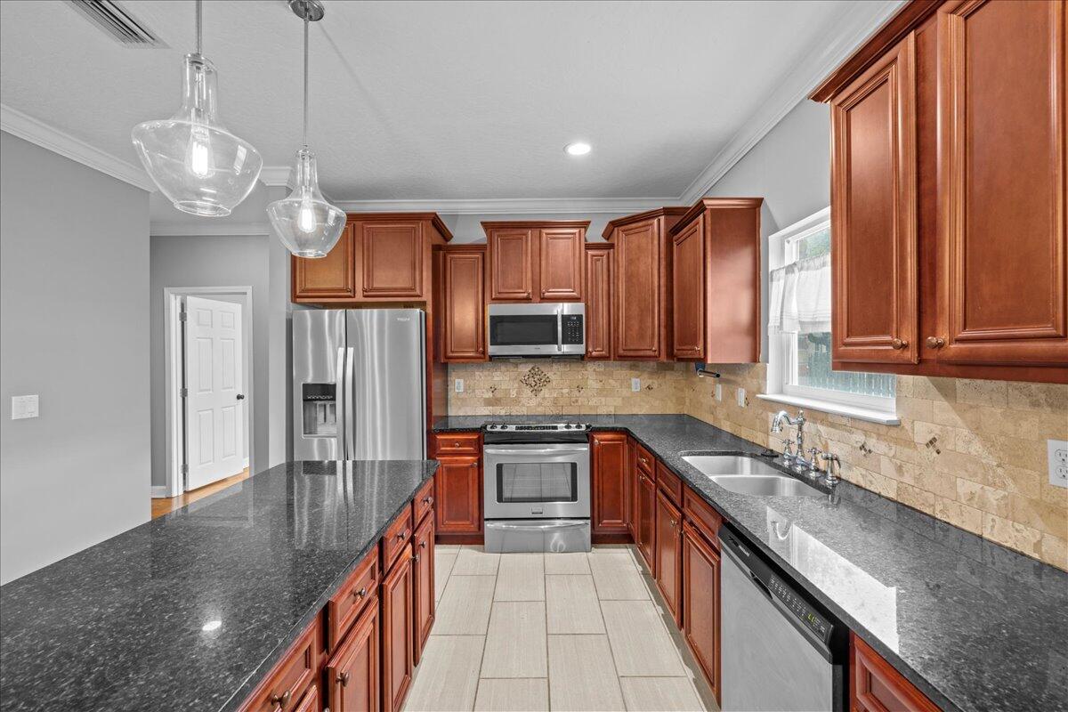 HOMESTEAD S/D - Residential Lease