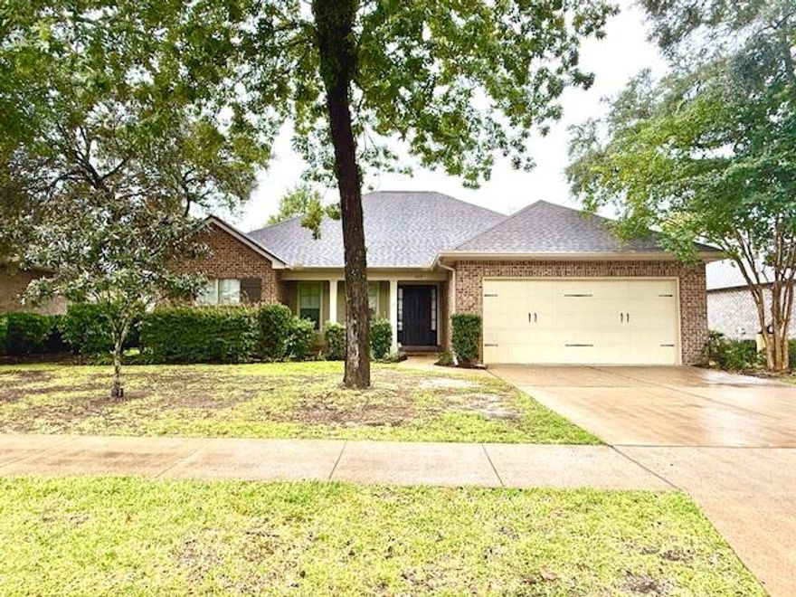 Available 9/8/25...Price Improvement.....Desired Magnolia Woods located in the heart of Niceville features this 3/2 with office space. Over 1980 sqft. boasts open concept living, elevated ceilings, 8' doors, beautiful hickory hardwoods in the living & dining room. Spacious bedrooms & laundry room. Breakfast bar, granite, nice appliance package & plenty of storage space as well as a pantry. Nice foyer & screened back porch with TV mounts included. Spacious bathrooms w/granite. The master has a bonus space/office space off the master bedroom. Privacy fenced back yard, mature landscaping, covered front porch area & 2 car garage. Lawn care is included in the rental rate. No inside smoking or vaping. Pets allowed w/owner approval & non-refundable pet fee.