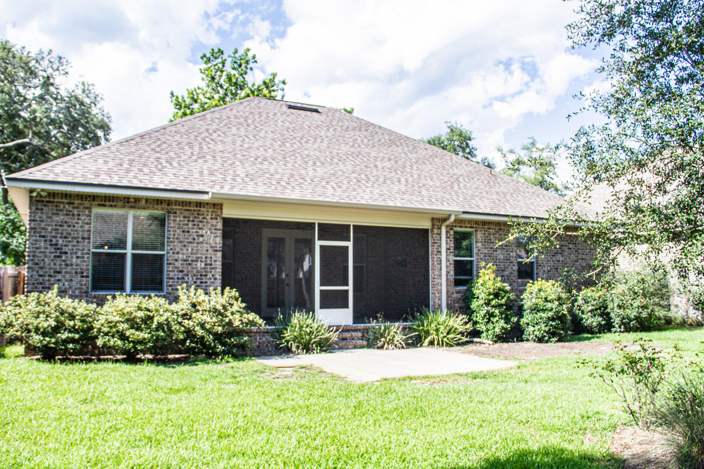 MAGNOLIA WOODS - Residential Lease