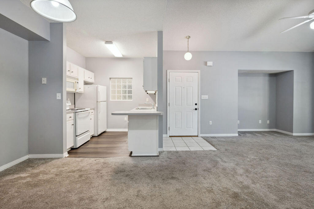 THE OAKS AT NICEVILLE - Residential