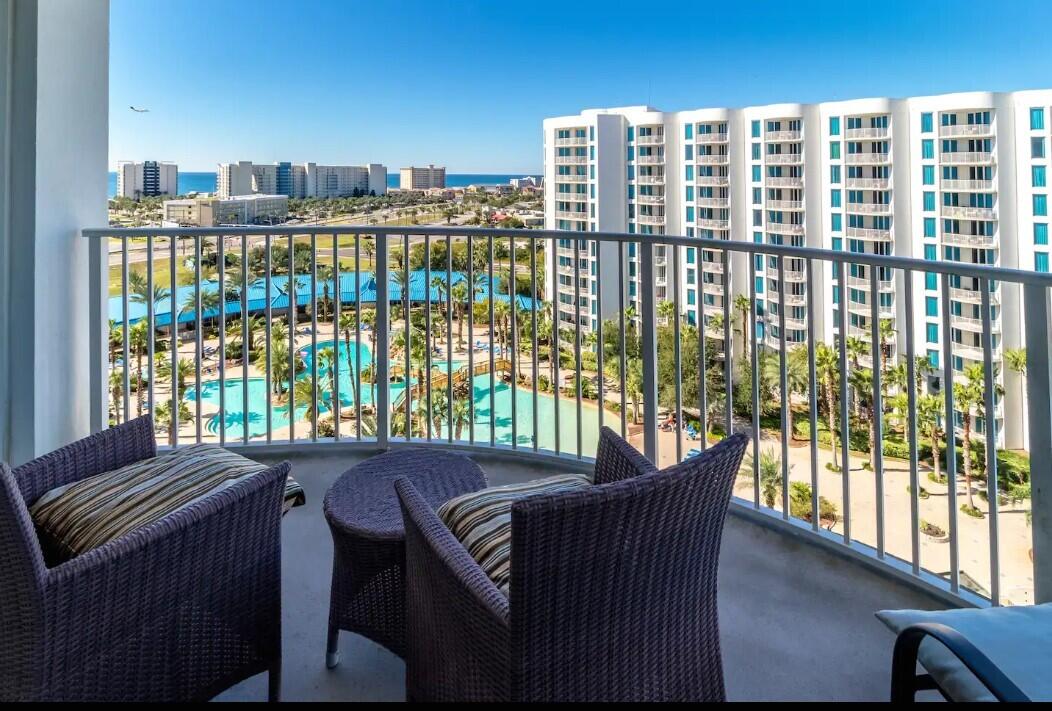 THE PALMS OF DESTIN - Residential